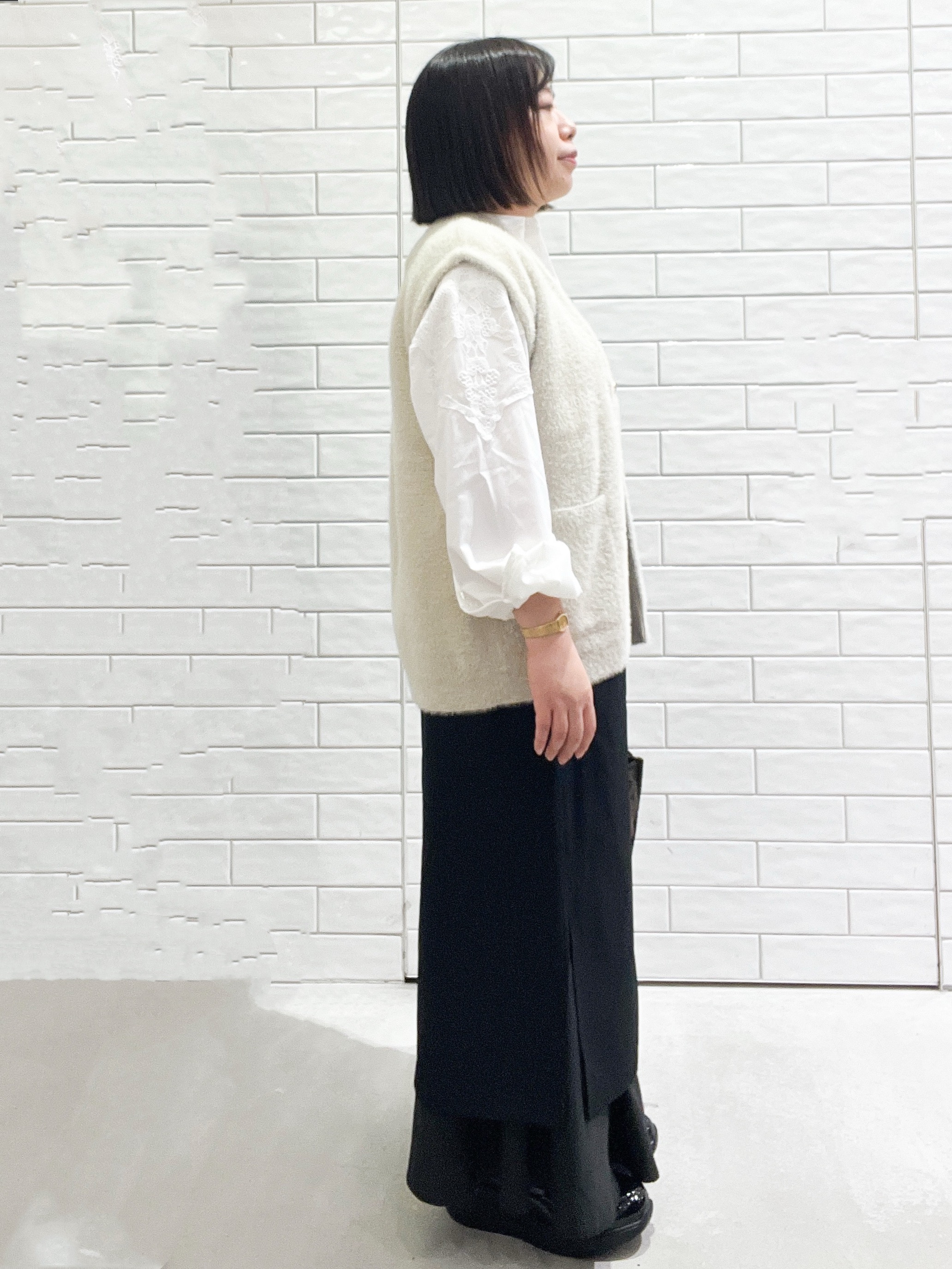 ayuさんの「OPAQUE.CLIP｜フェザーヤーンニットベスト【洗濯機OK】」を使ったコーディネート