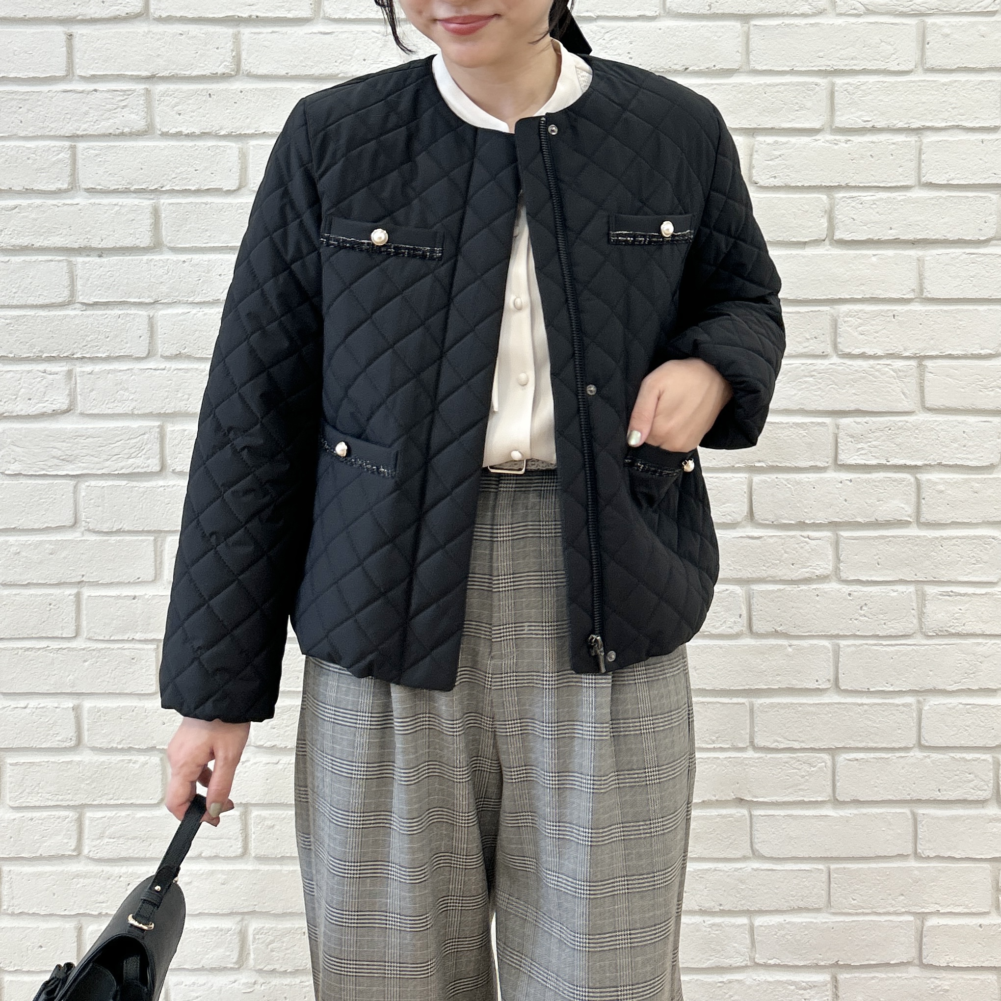 shinoさんの「Couture brooch｜【衿元リボンが可憐】ピンタック レース ブラウス」を使ったコーディネート