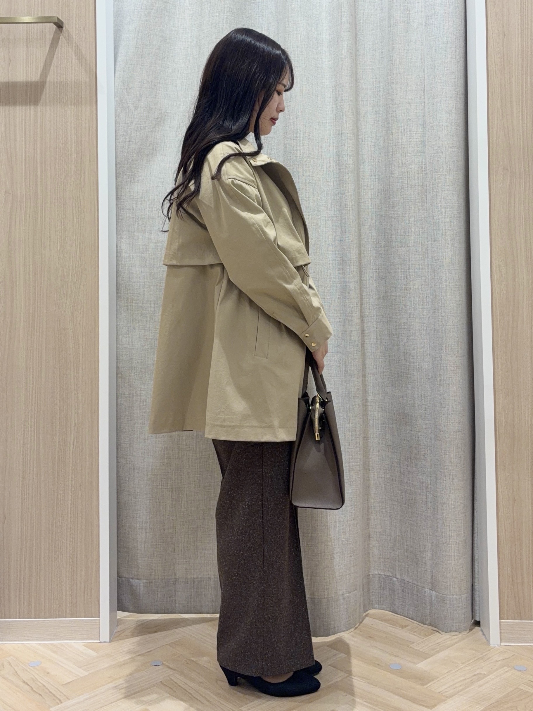 minamiさんの「grove｜【撥水／シルエット2WAY】ゆったり着られて体型カバー◎ スタンドネック テントラインコート」を使ったコーディネート
