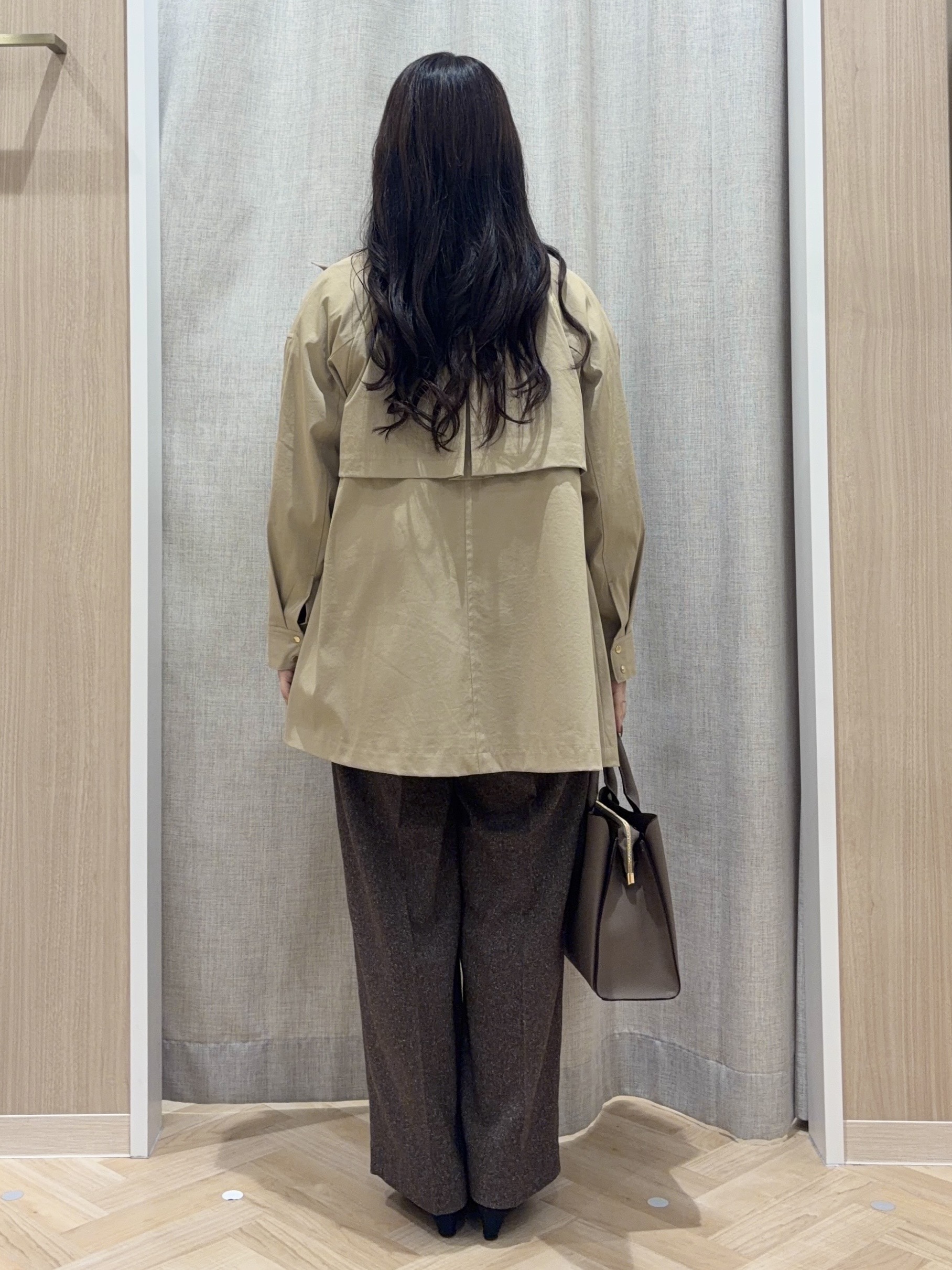 minamiさんの「grove｜【撥水／シルエット2WAY】ゆったり着られて体型カバー◎ スタンドネック テントラインコート」を使ったコーディネート