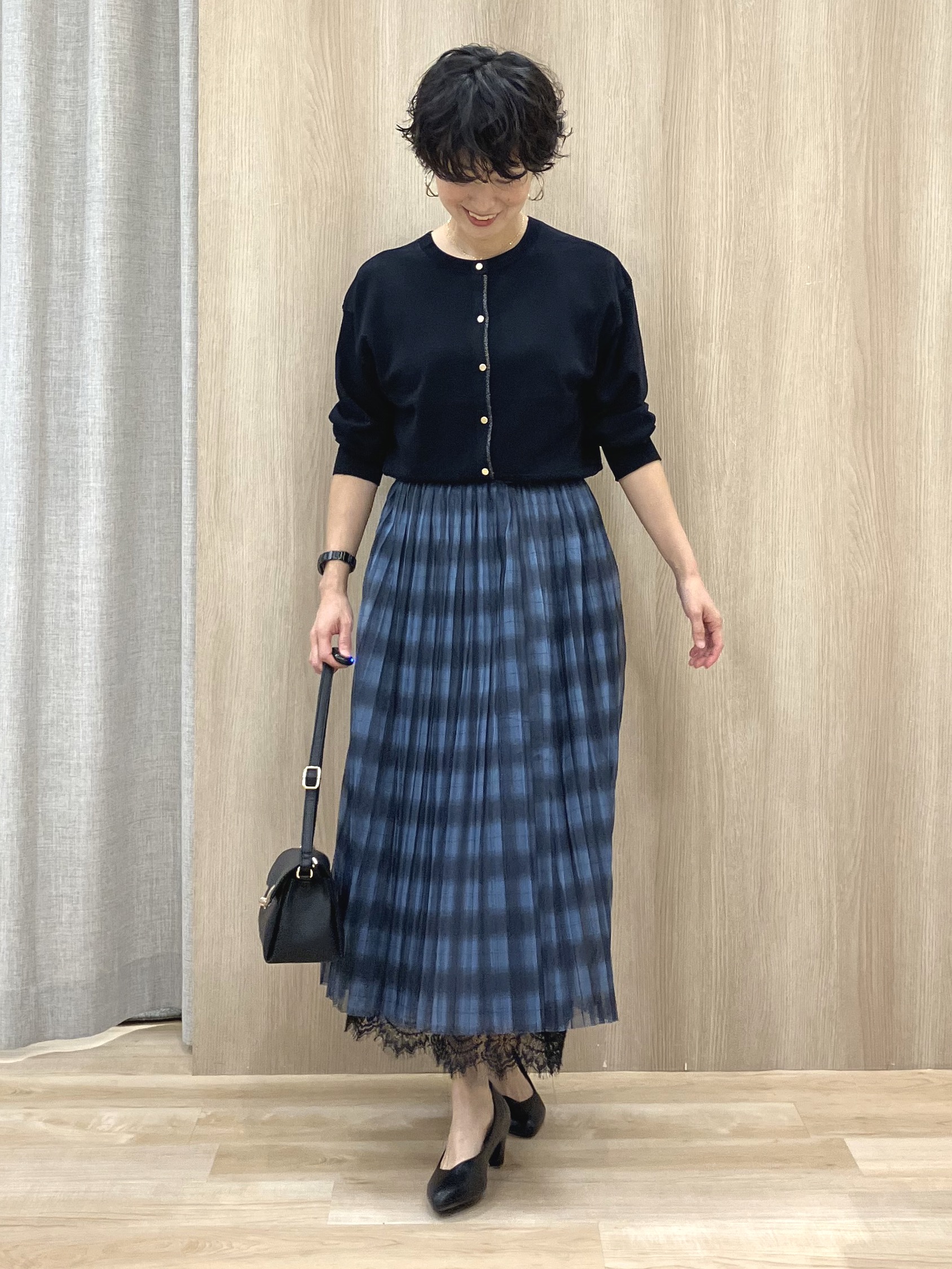 Keiさんの「grove｜【前後2WAY】さりげなく、上品にきらめく ニットカーディガン」を使ったコーディネート