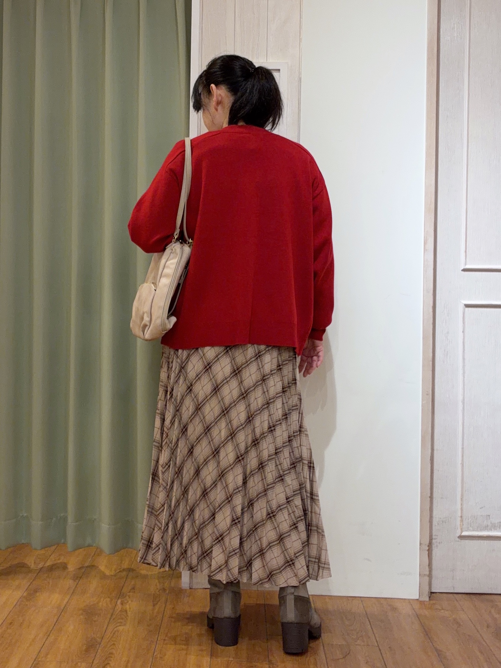 ke-yさんの「SHOO･LA･RUE｜【UV/S-LL/洗濯機可】大人上品 ロゴプリントロンT」を使ったコーディネート
