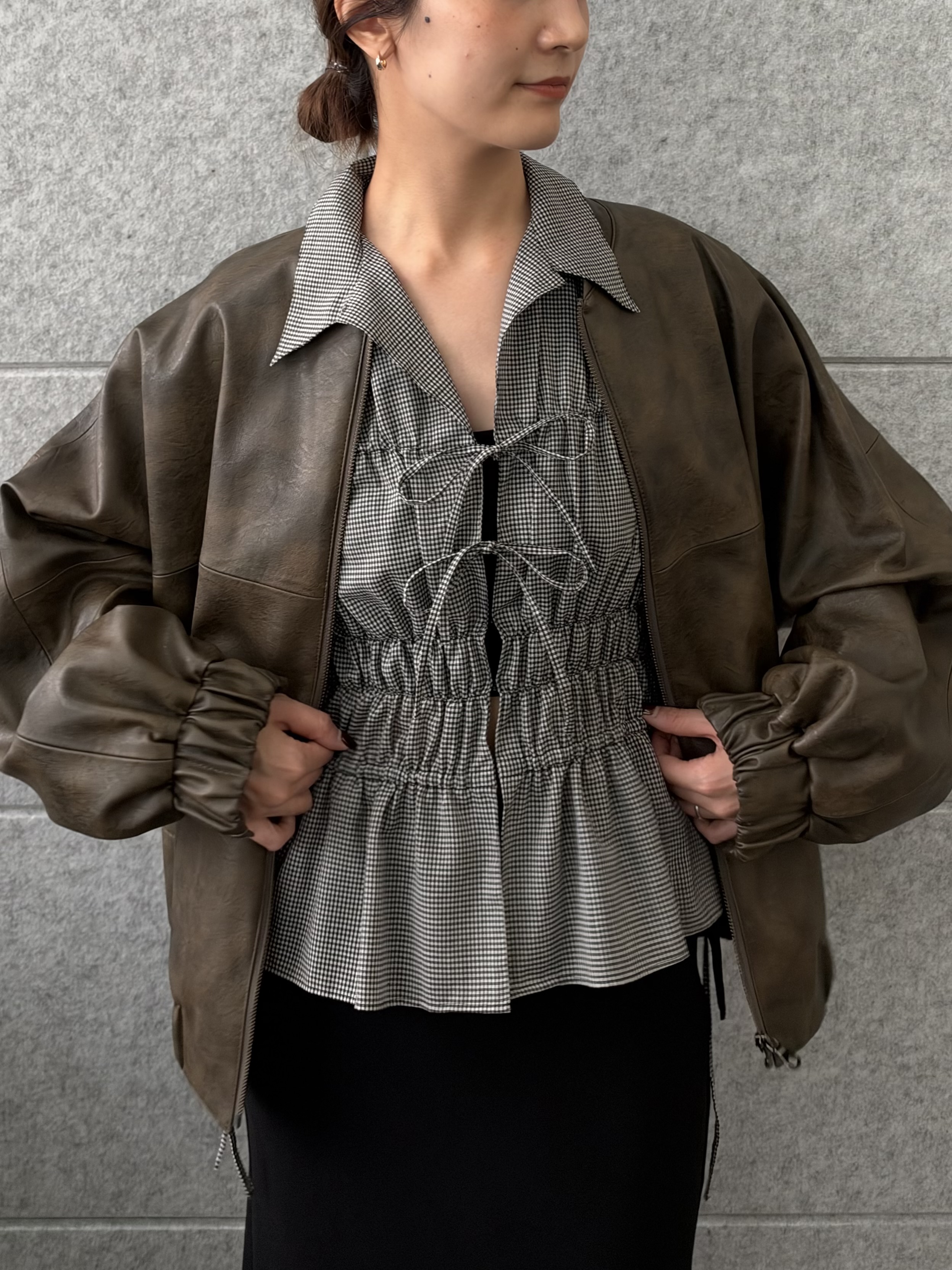uchi__yamaさんの「CODE A｜light shirred check blouse」を使ったコーディネート