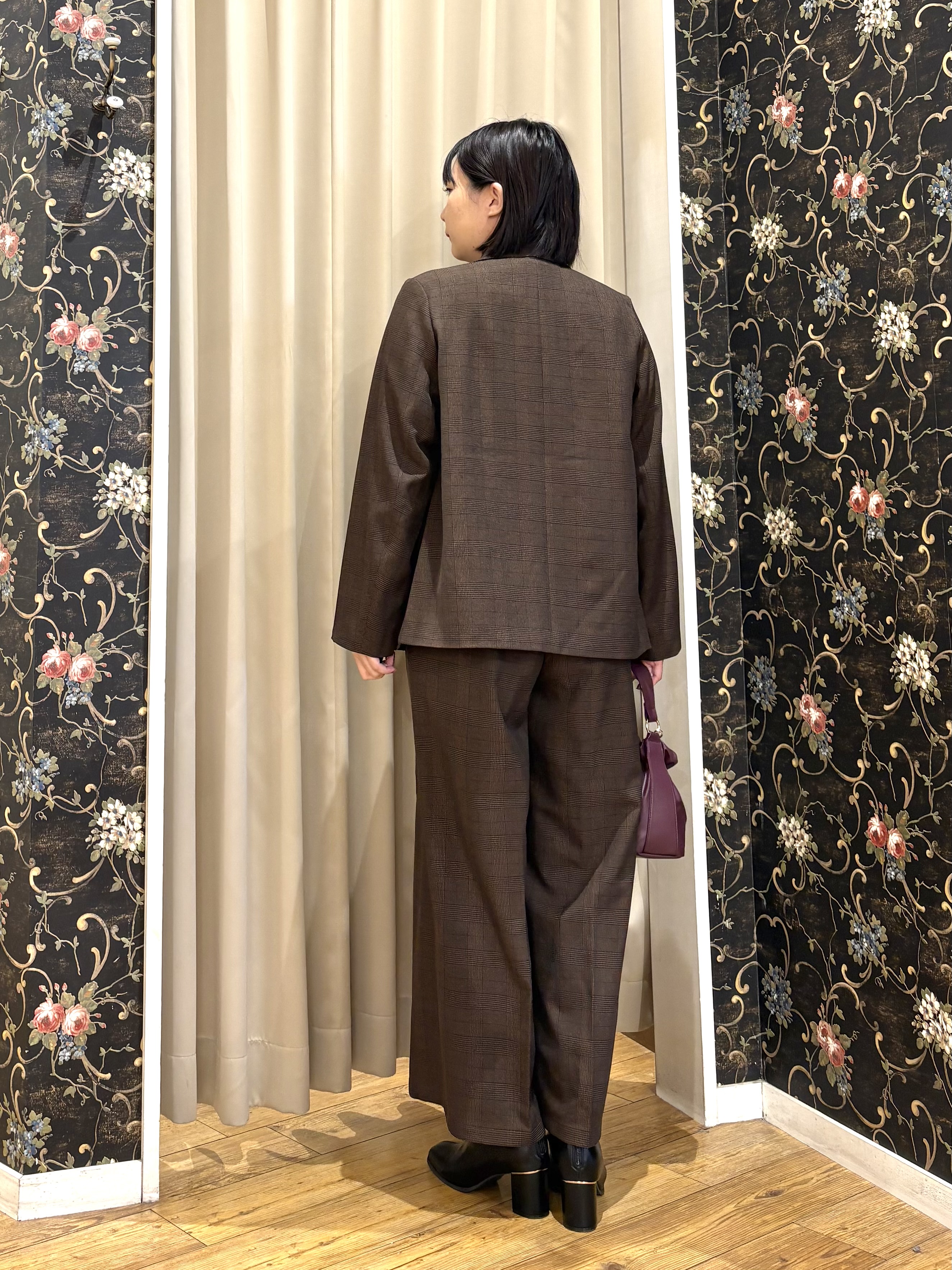 ネリさんの「SHOO･LA･RUE｜【セットアップ可/洗濯後しわになりにくい】ウールフィール ダブルジャケット」を使ったコーディネート
