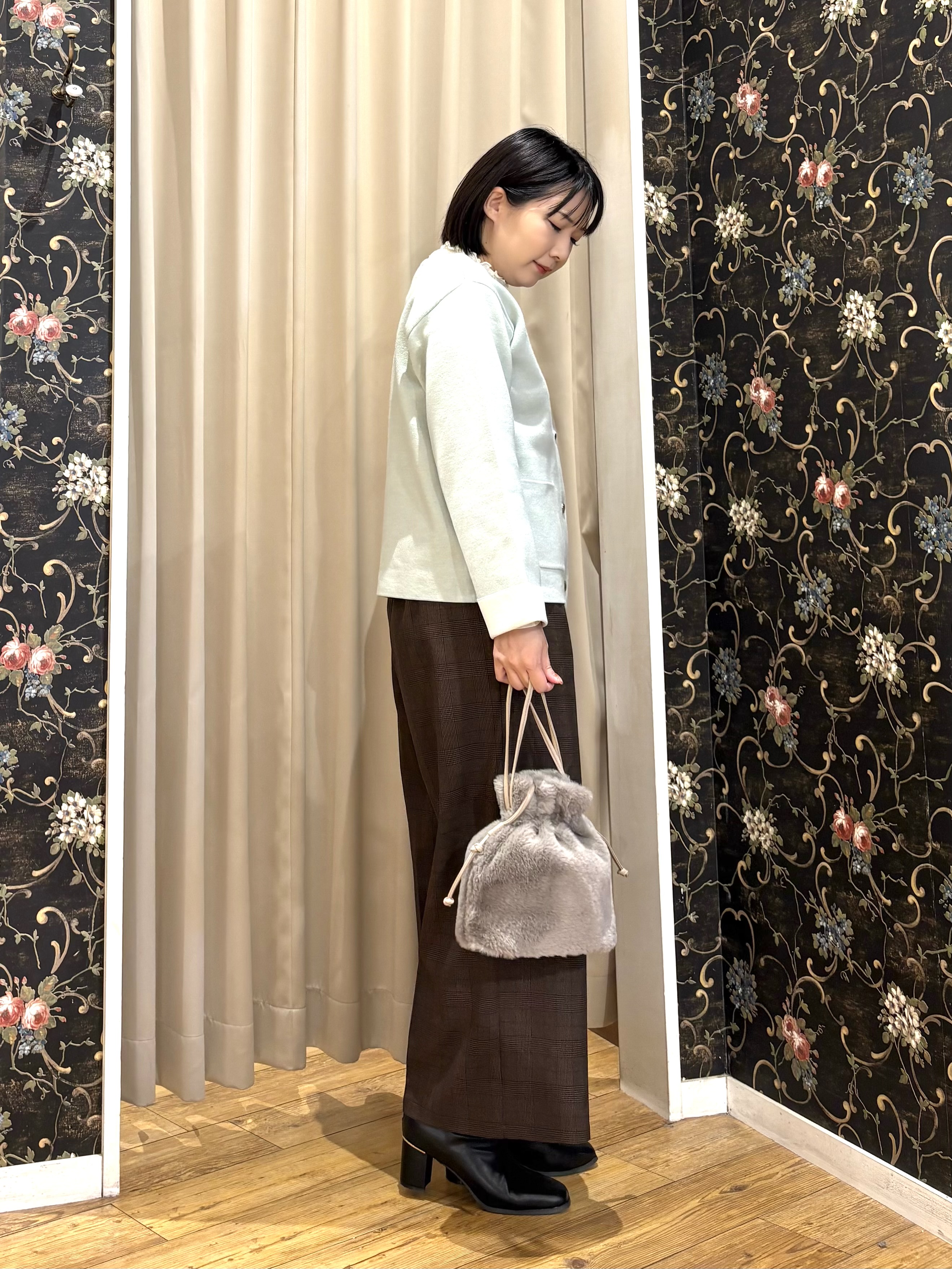 ネリさんの「SHOO･LA･RUE｜【S-LL/洗濯機可/静電気防止】もちもち配色ダブルフェイスカーディガン」を使ったコーディネート