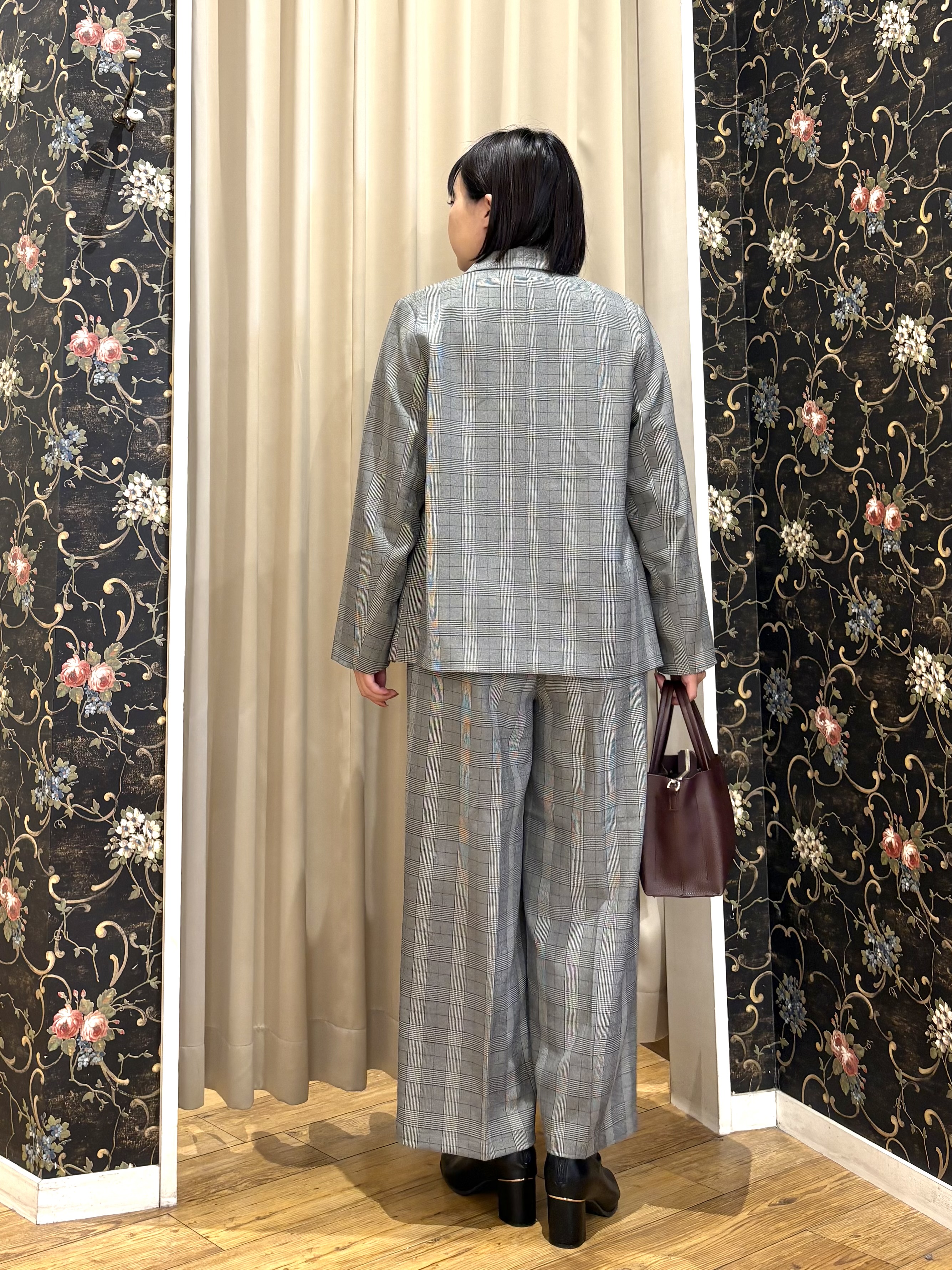 ネリさんの「SHOO･LA･RUE｜【セットアップ可/洗濯後しわになりにくい】ウールフィール ダブルジャケット」を使ったコーディネート
