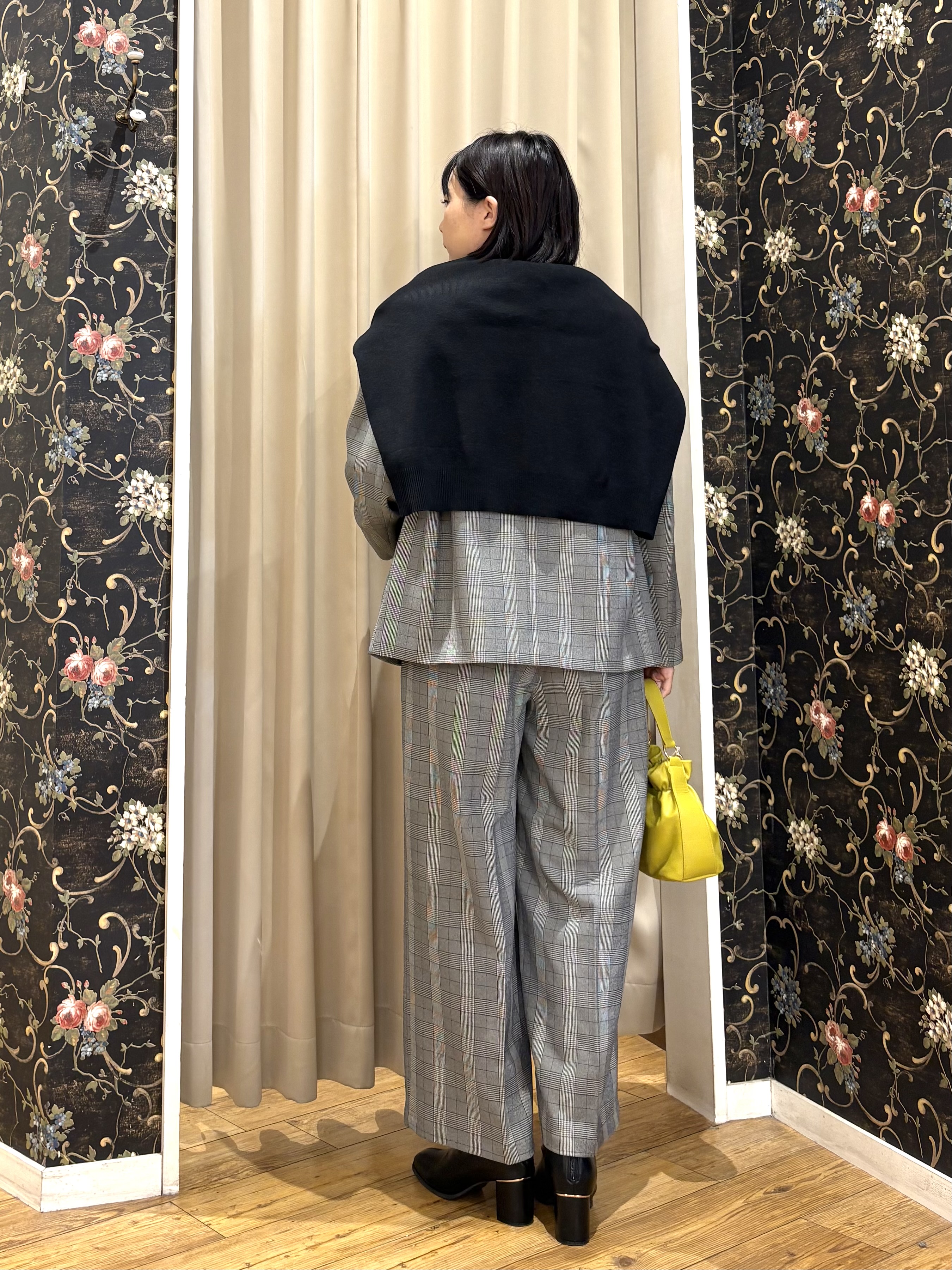 ネリさんの「SHOO･LA･RUE｜【毛玉になりにくい/S-LL/洗濯機可/体型カバー】Vネックゆったりカーディガン」を使ったコーディネート