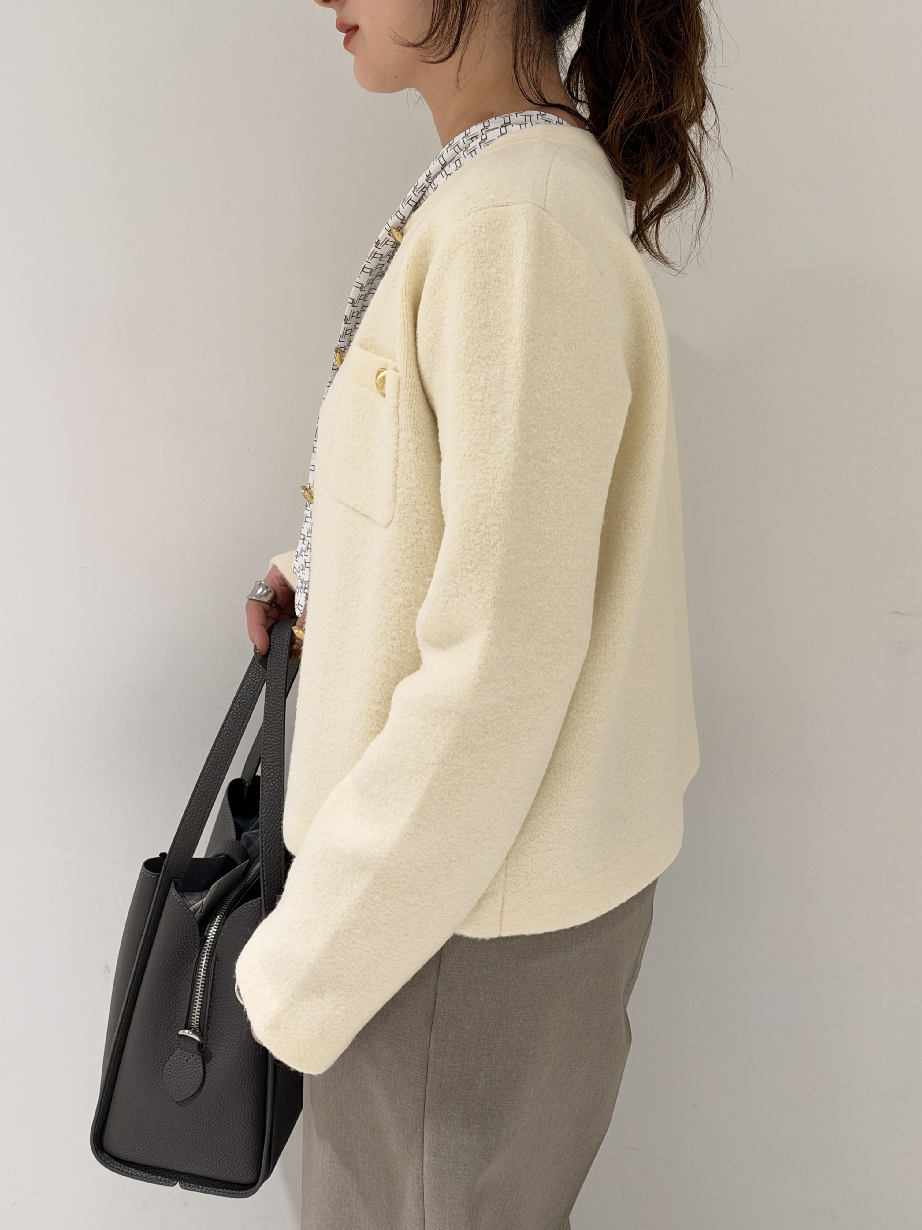 そんさんの「INDIVI｜【軽やか】ブークレニットジャケット」を使ったコーディネート