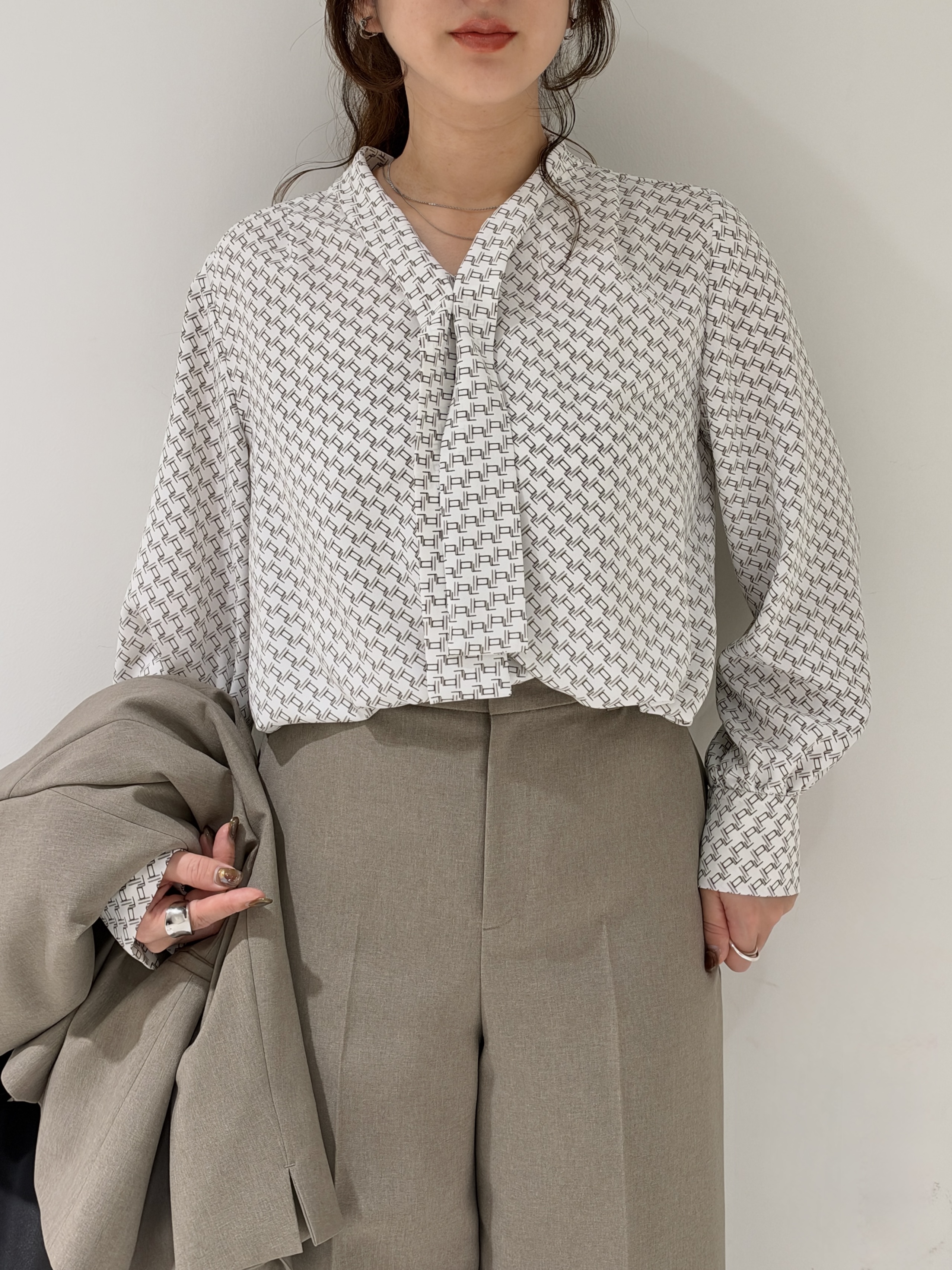 そんさんの「INDIVI｜【軽やか】ブークレニットジャケット」を使ったコーディネート