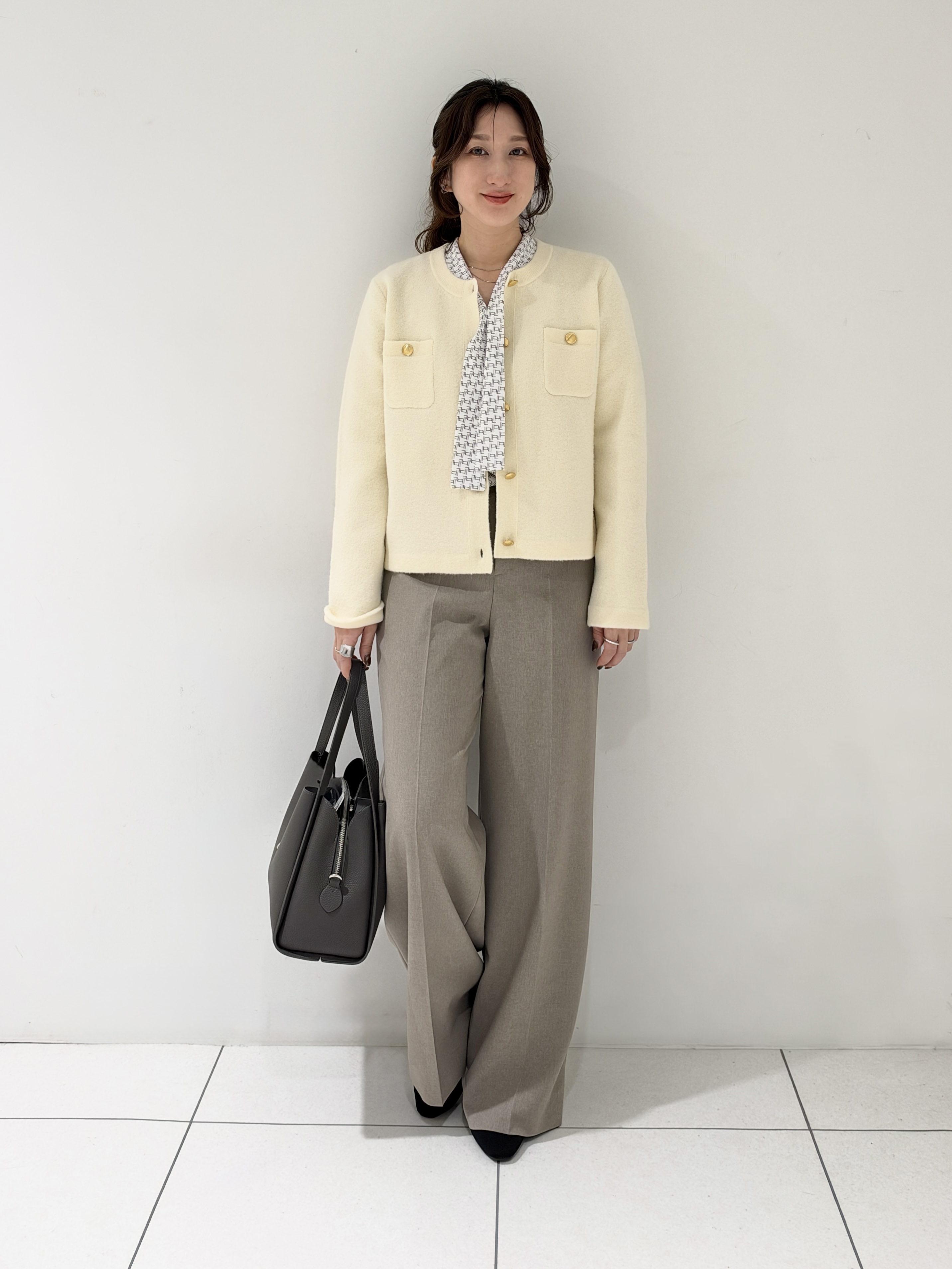 そんさんの「INDIVI｜【軽やか】ブークレニットジャケット」を使ったコーディネート