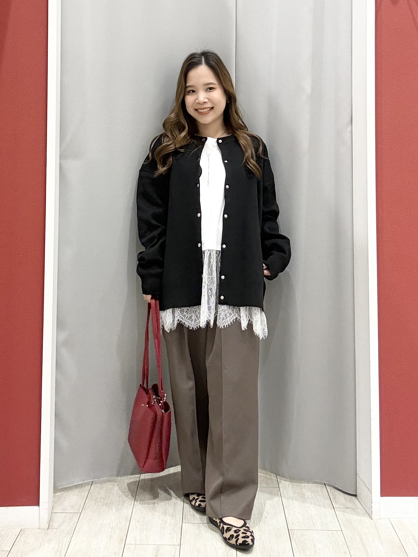shioさんの「SHOO･LA･RUE｜【セットアップ可/洗濯機可】軽やかに羽織れる スポンディッシュ ニットカーディガン」を使ったコーディネート