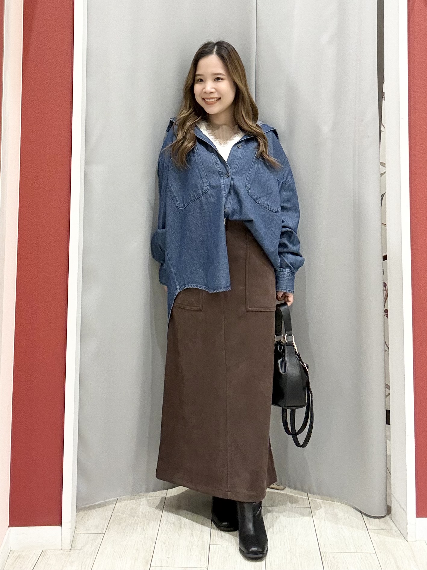 shioさんの「SHOO･LA･RUE｜【S-LL/洗濯機可/体型カバー】ライトオンスデニム ダブルポケット オーバーサイズシャツ」を使ったコーディネート