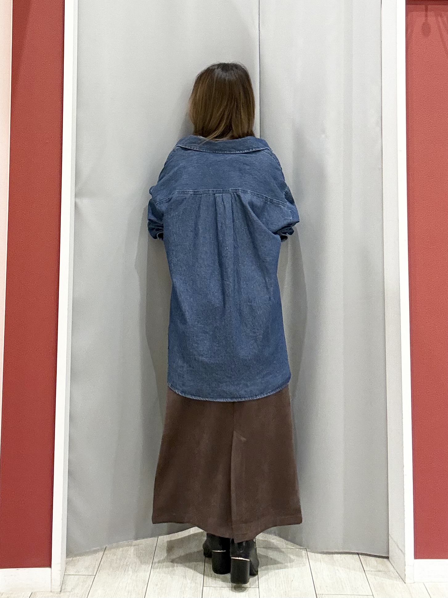 shioさんの「SHOO･LA･RUE｜【S-LL/洗濯機可/体型カバー】ライトオンスデニム ダブルポケット オーバーサイズシャツ」を使ったコーディネート