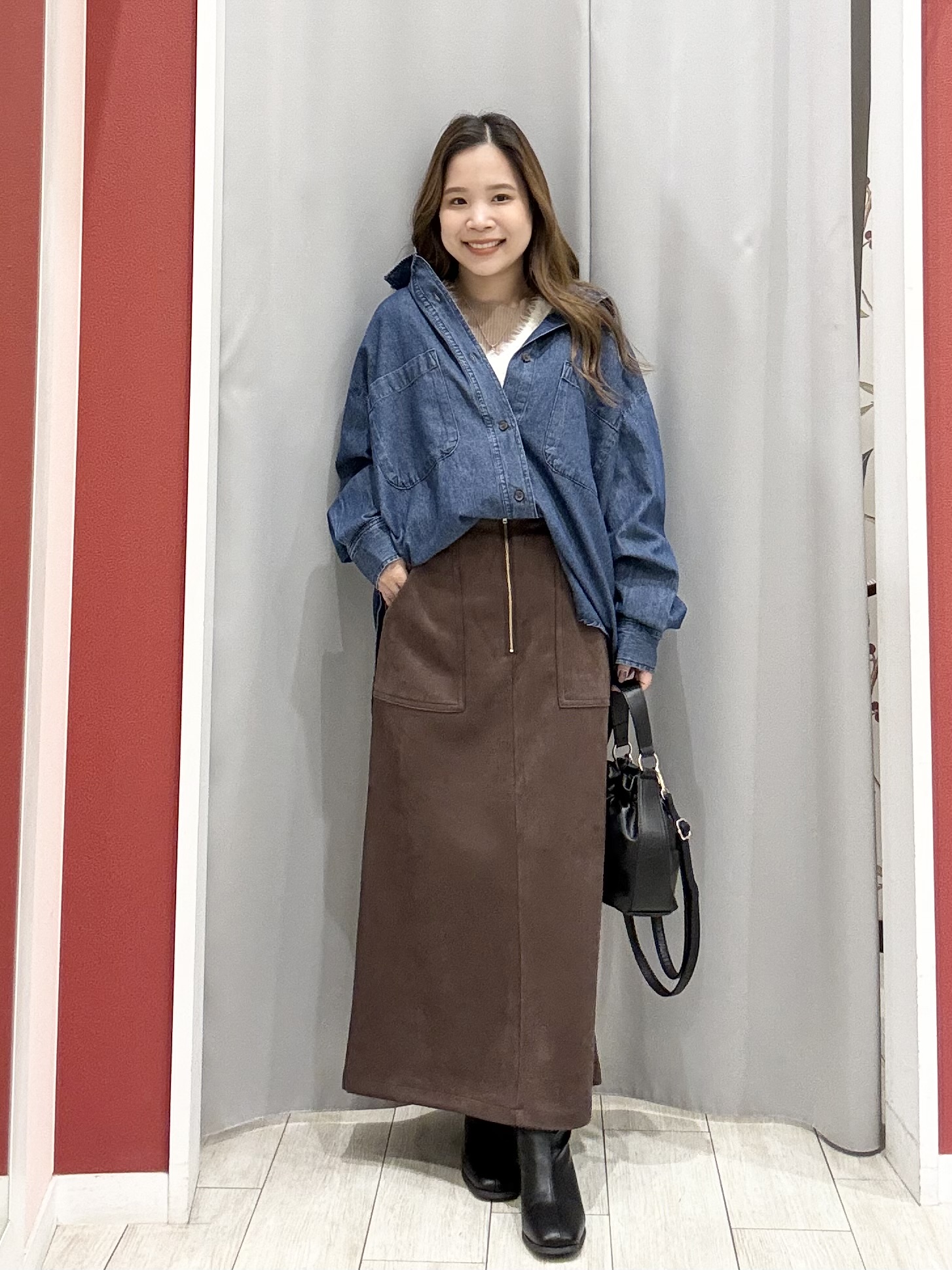 shioさんの「SHOO･LA･RUE｜【S-LL/洗濯機可/体型カバー】ライトオンスデニム ダブルポケット オーバーサイズシャツ」を使ったコーディネート