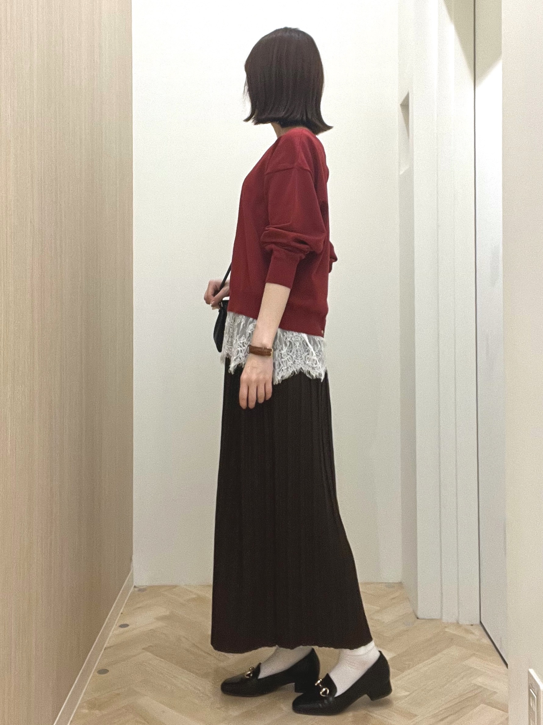  おまつさんの「grove｜【前後2WAY】さりげなく、上品にきらめく ニットカーディガン」を使ったコーディネート