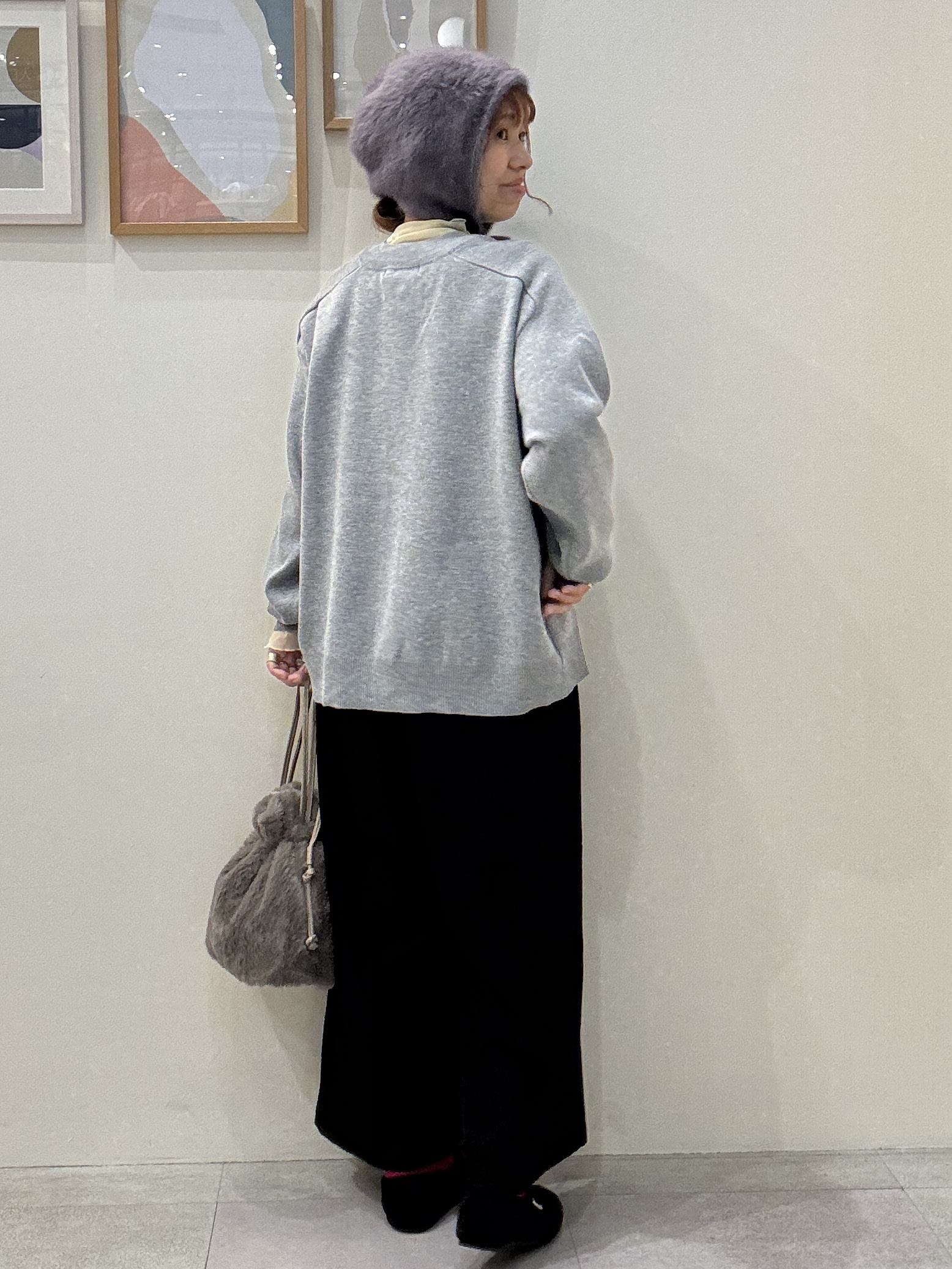 たけぴさんの「SHOO･LA･RUE｜【毛玉になりにくい/S-LL/洗濯機可/体型カバー】Vネックゆったりカーディガン」を使ったコーディネート