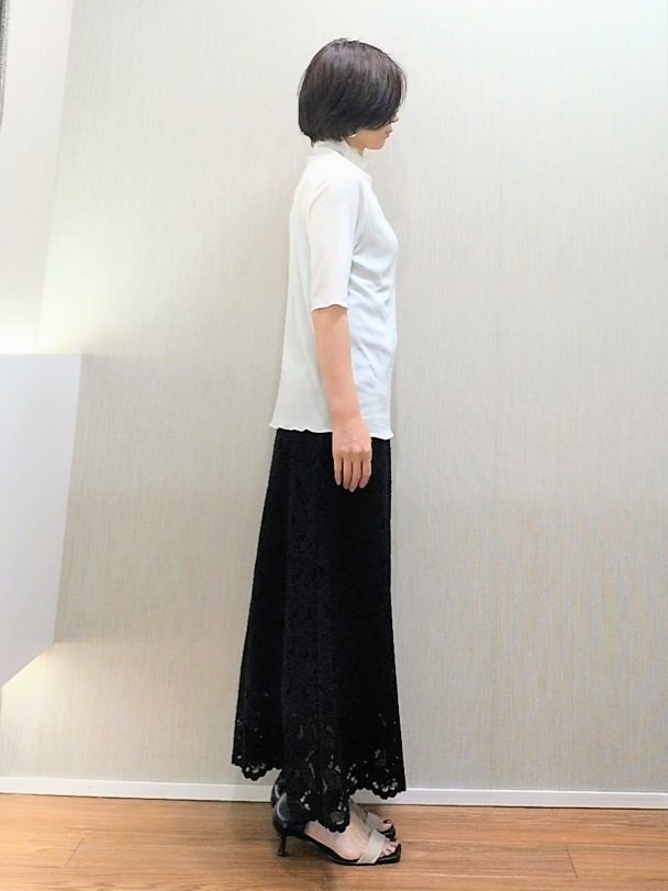 ミズタさんの「UNTITLED｜【重ね着レイヤードに】シアーテレコハイネックトップス」を使ったコーディネート