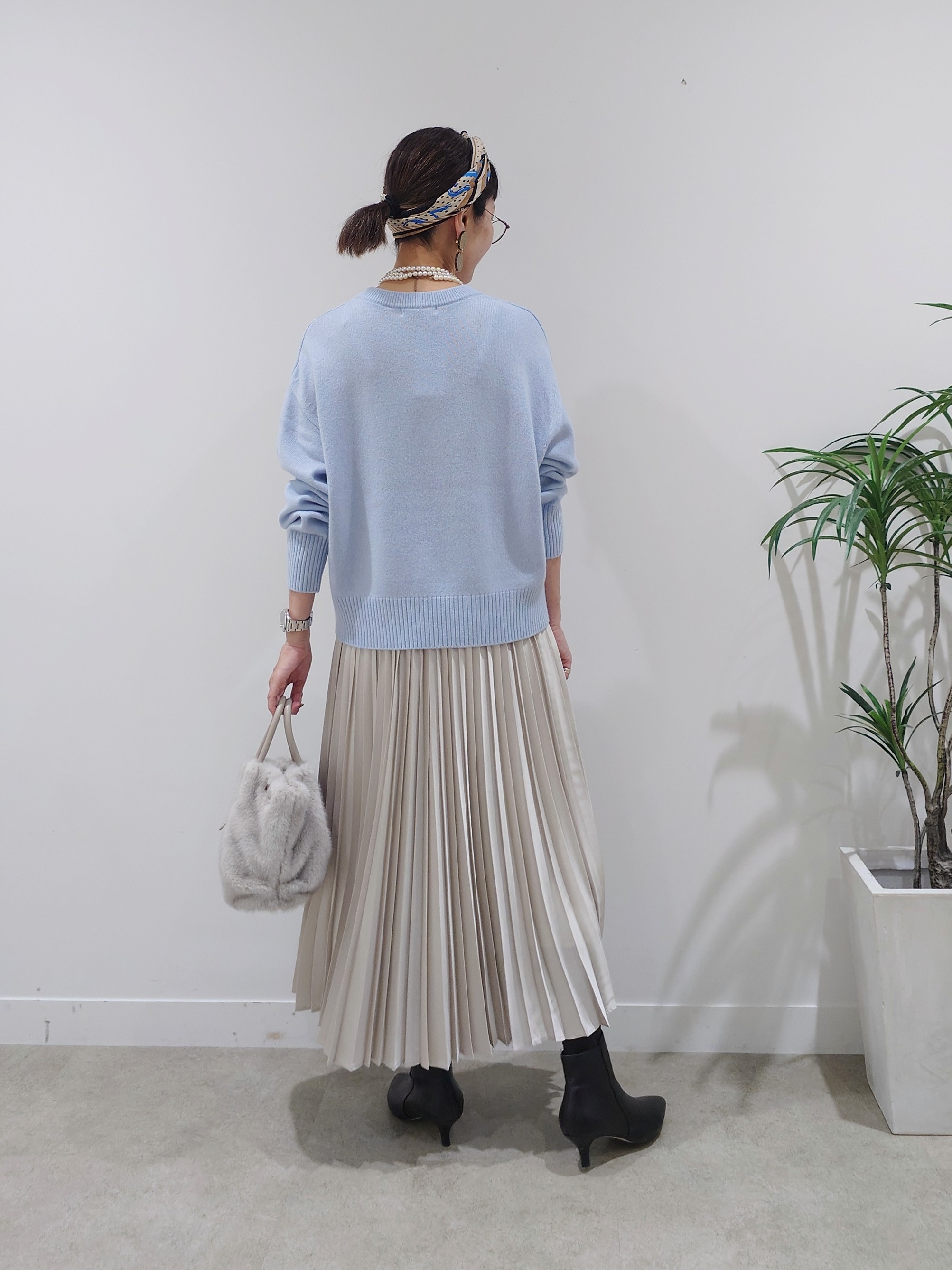 MUTSUKOさんの「UNTITLED｜【アレンジ自在】ロングパール調ネックレス」を使ったコーディネート