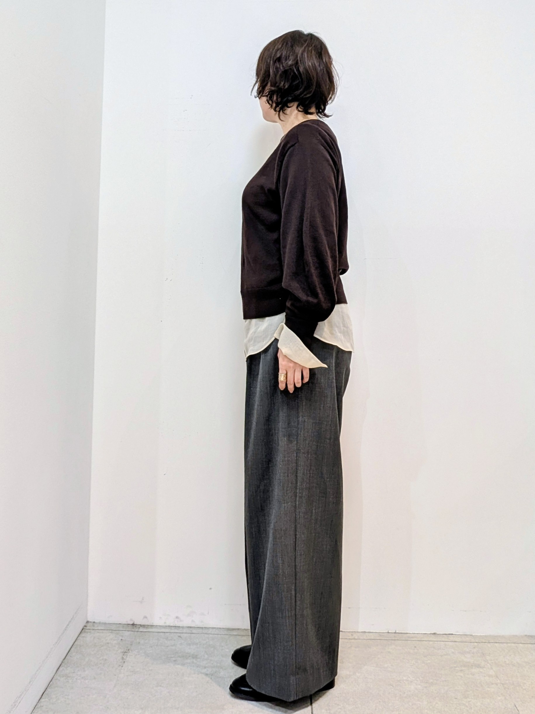 いこさんの「UNTITLED｜【大人の抜け感/8色展開】ボリュームスリーブニットプルオーバー」を使ったコーディネート
