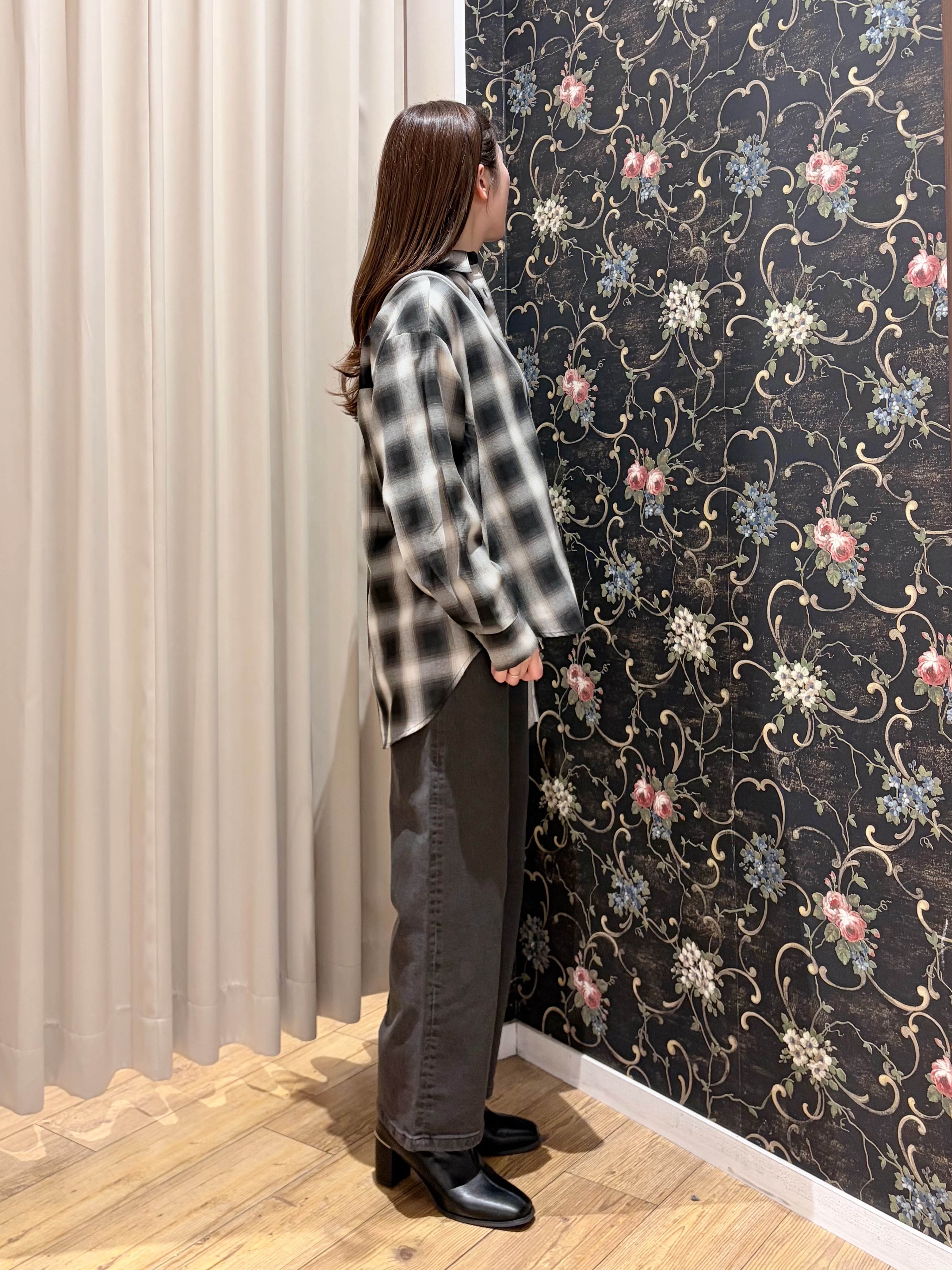 おうめさんの「SHOO･LA･RUE｜【洗濯後しわになりにくい/S-LL】気分で選ぶ 大人のデイリー使いに ベーシックシャツ」を使ったコーディネート