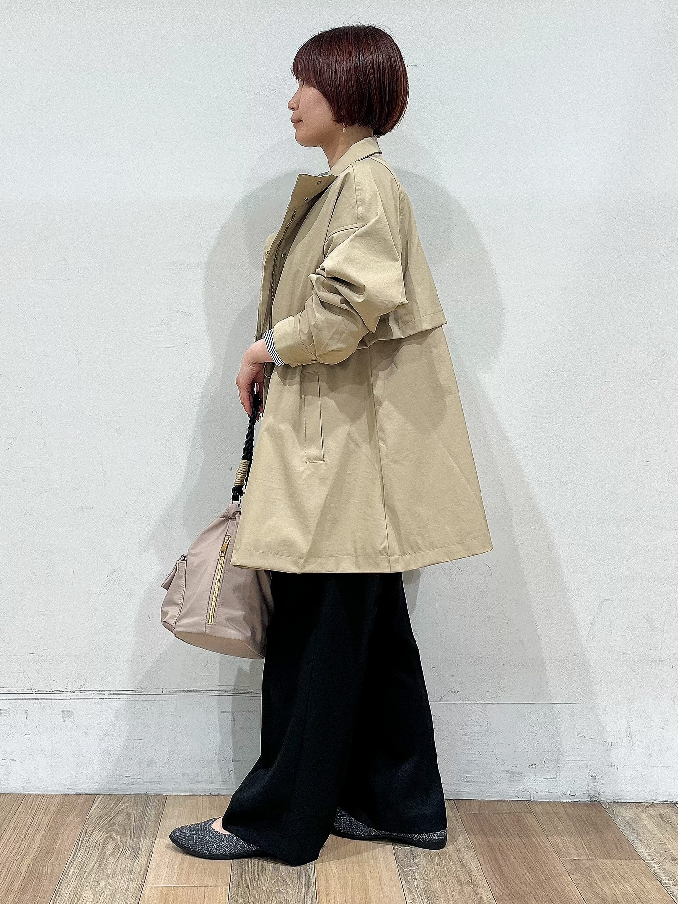 山さんさんの「grove｜【撥水／シルエット2WAY】ゆったり着られて体型カバー◎ スタンドネック テントラインコート」を使ったコーディネート
