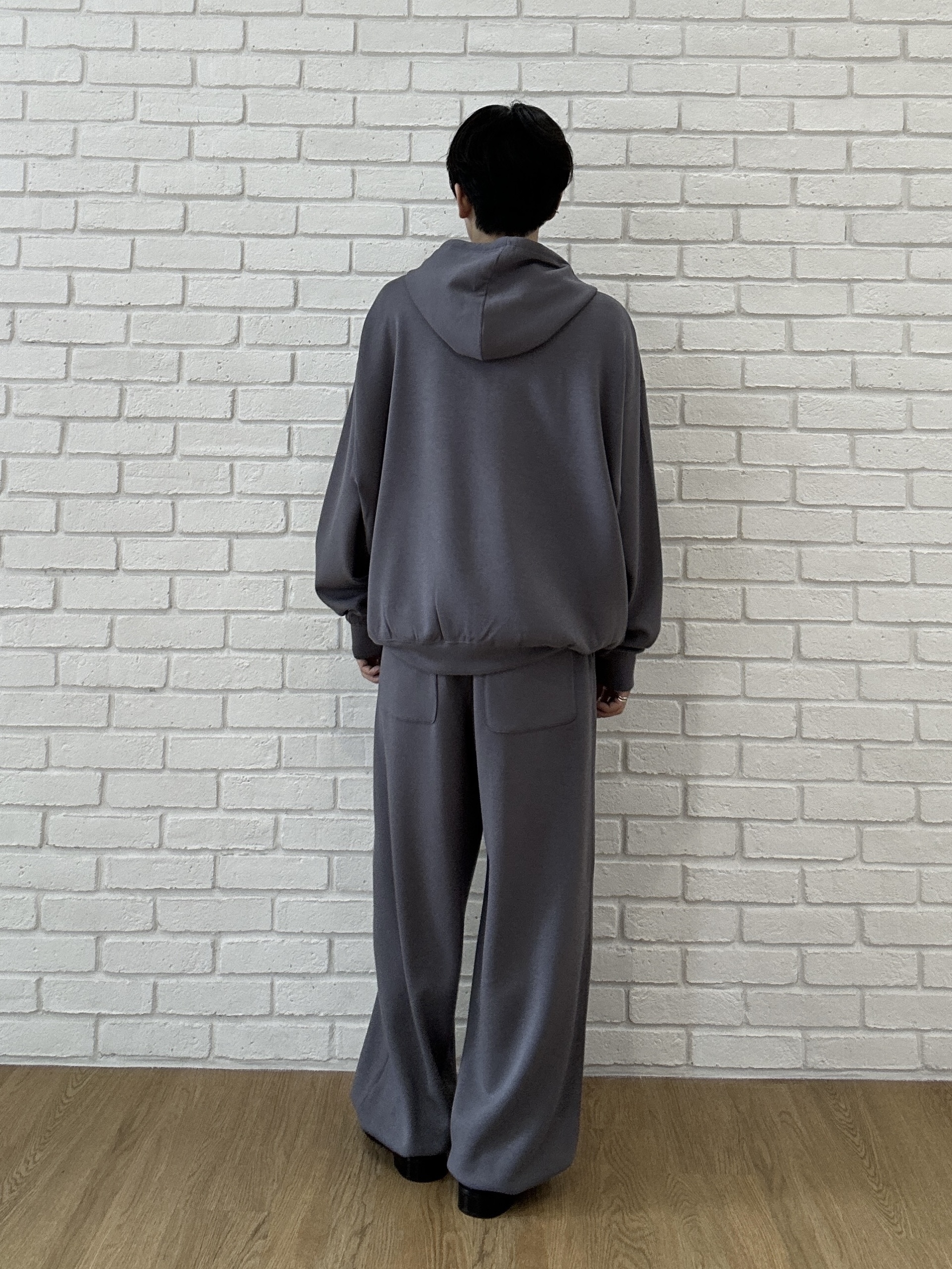ドイさんの「tk.TAKEO KIKUCHI｜【TOROMIシリーズ】シルキータッチスウェットパンツ」を使ったコーディネート