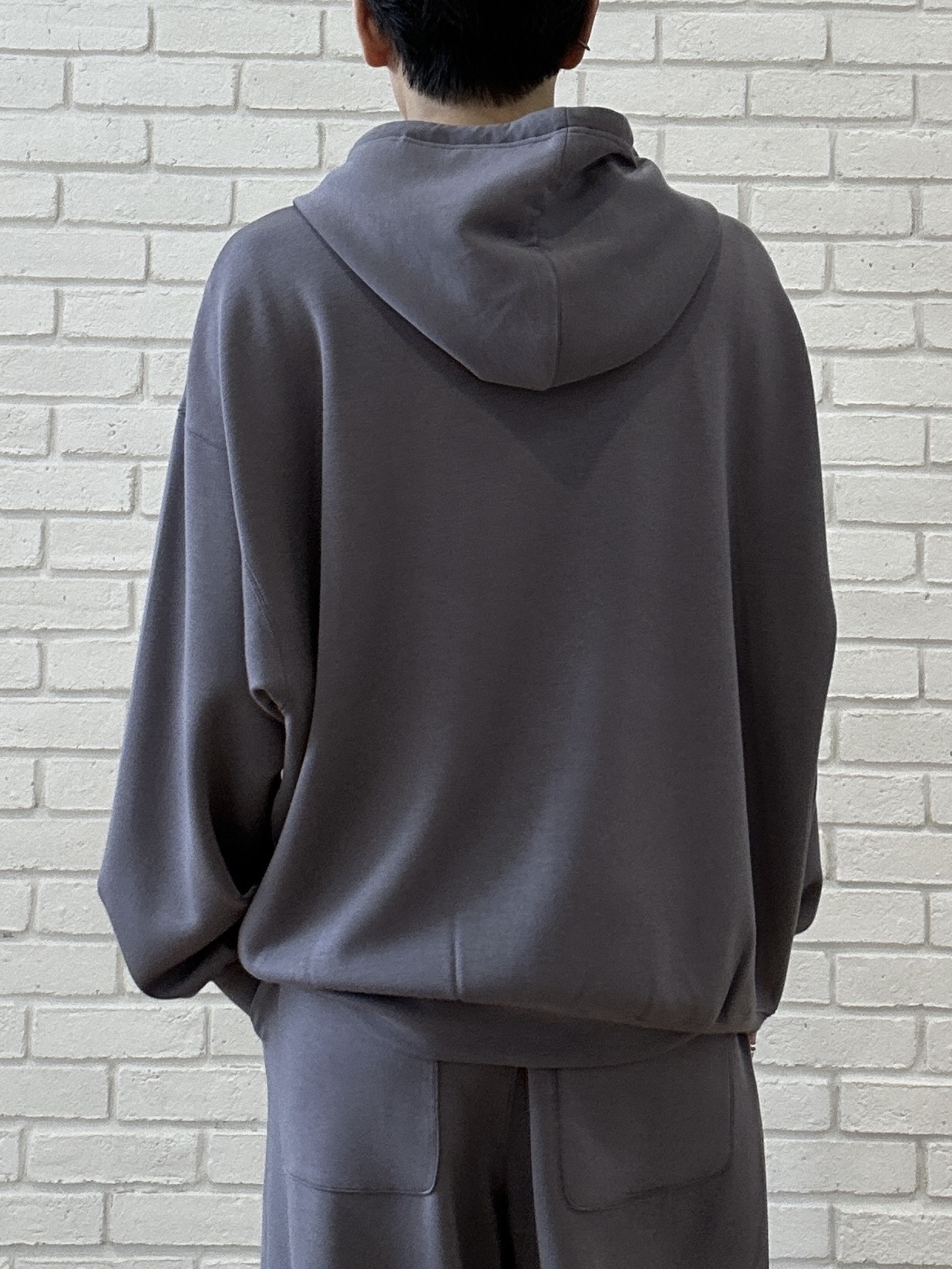 ドイさんの「tk.TAKEO KIKUCHI｜【TOROMIシリーズ】シルキータッチスウェットパンツ」を使ったコーディネート