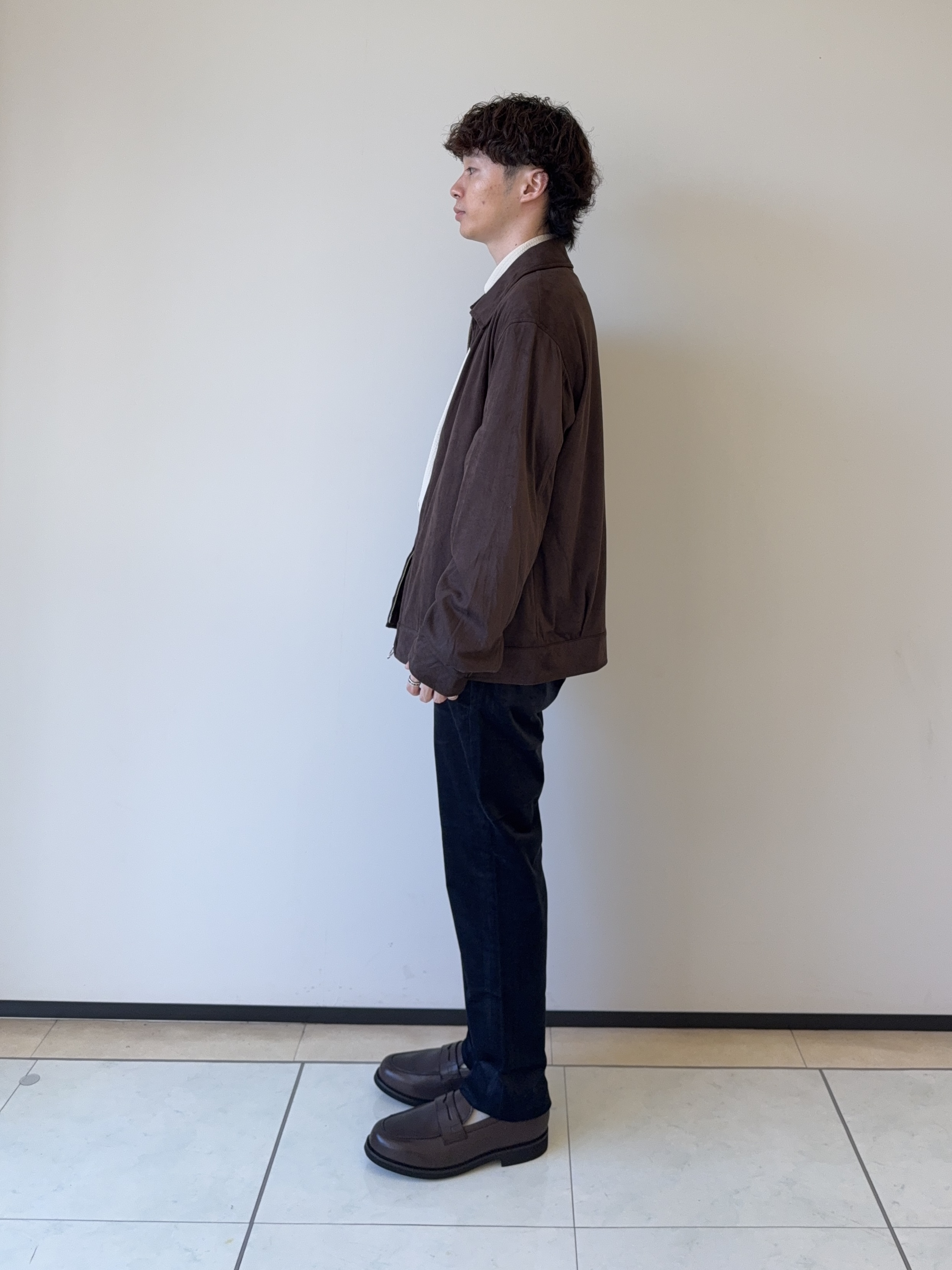 Neoさんの「TAKEO KIKUCHI｜デニム＆スウェード調 ジップブルゾン」を使ったコーディネート