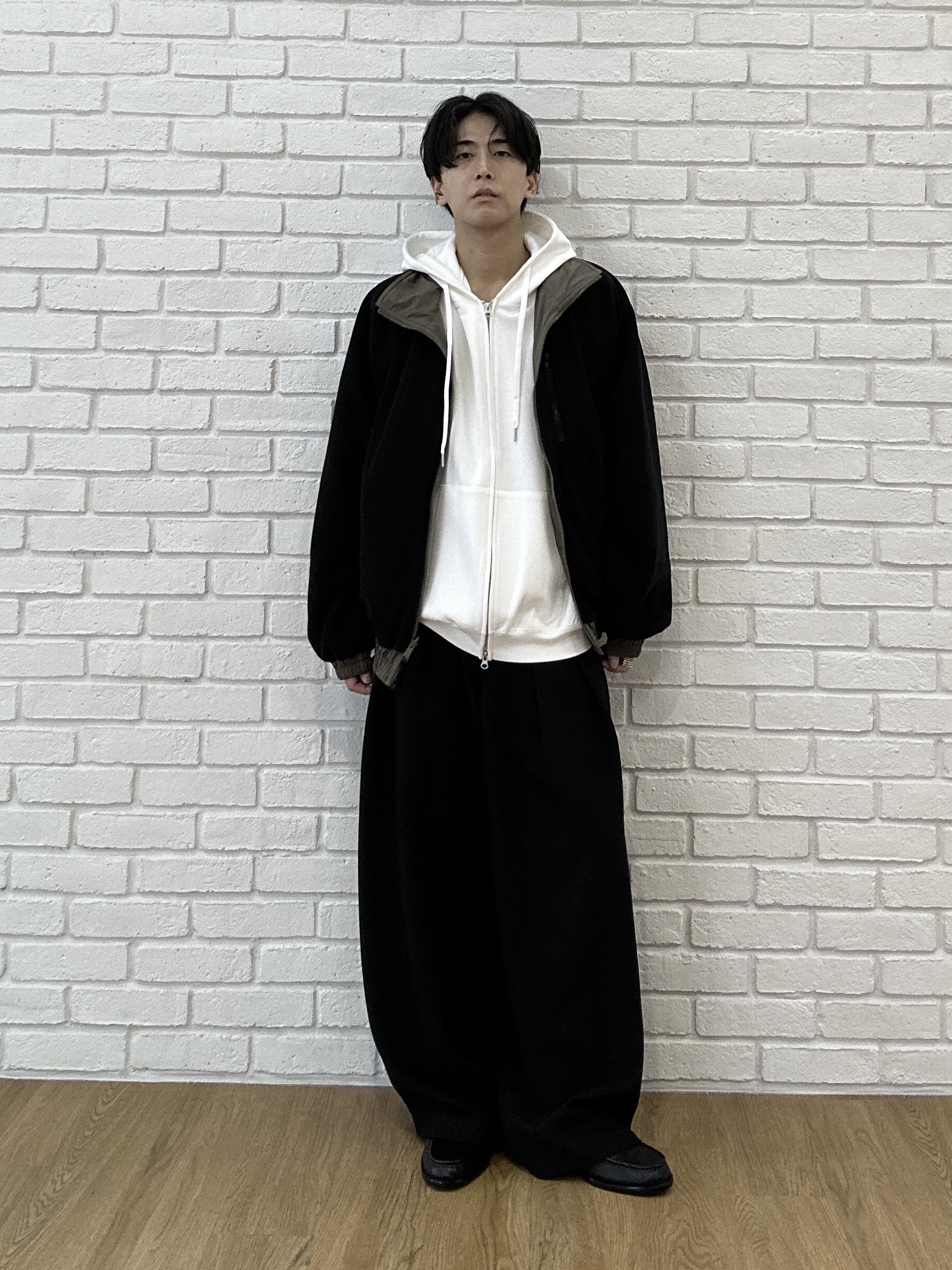 ドイさんの「tk.TAKEO KIKUCHI｜【TOROMIシリーズ】シルキータッチZIPパーカー」を使ったコーディネート