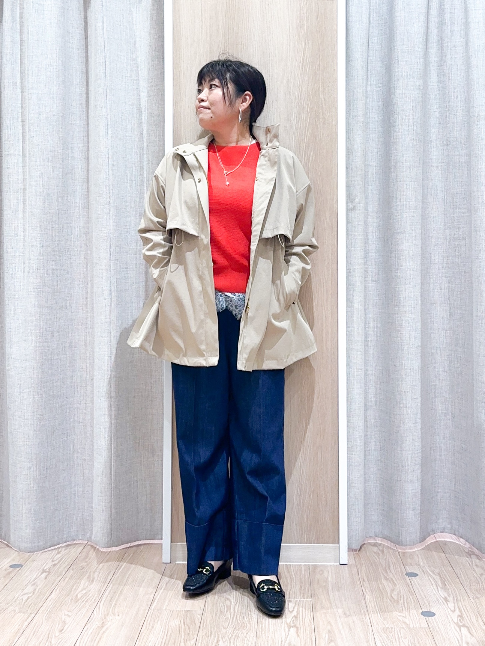 naoさんの「grove｜【撥水／シルエット2WAY】ゆったり着られて体型カバー◎ スタンドネック テントラインコート」を使ったコーディネート