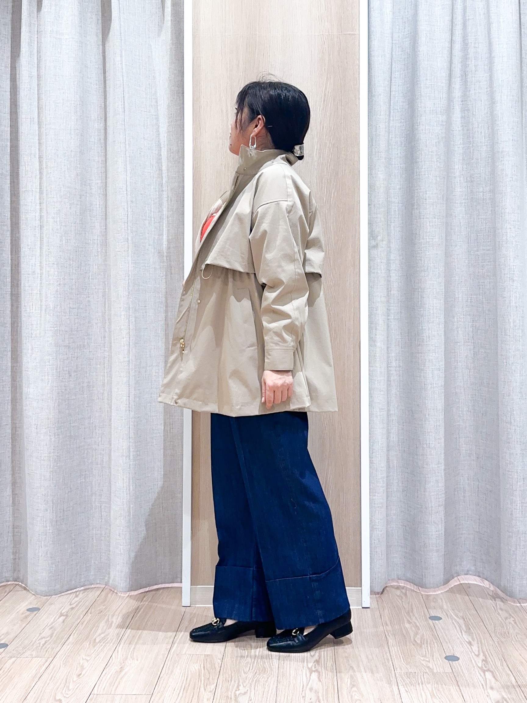 naoさんの「grove｜【撥水／シルエット2WAY】ゆったり着られて体型カバー◎ スタンドネック テントラインコート」を使ったコーディネート
