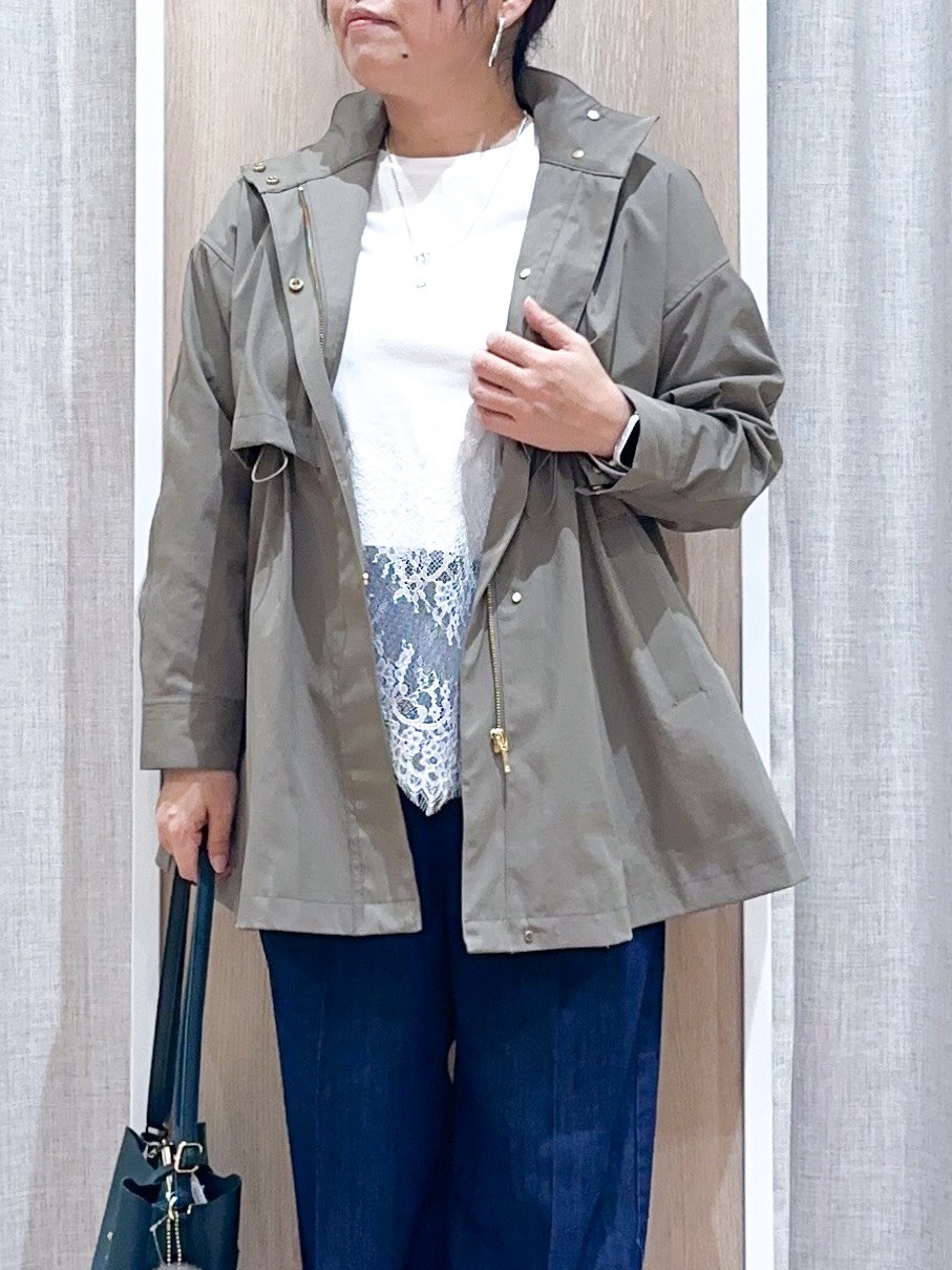 naoさんの「grove｜【撥水／シルエット2WAY】ゆったり着られて体型カバー◎ スタンドネック テントラインコート」を使ったコーディネート