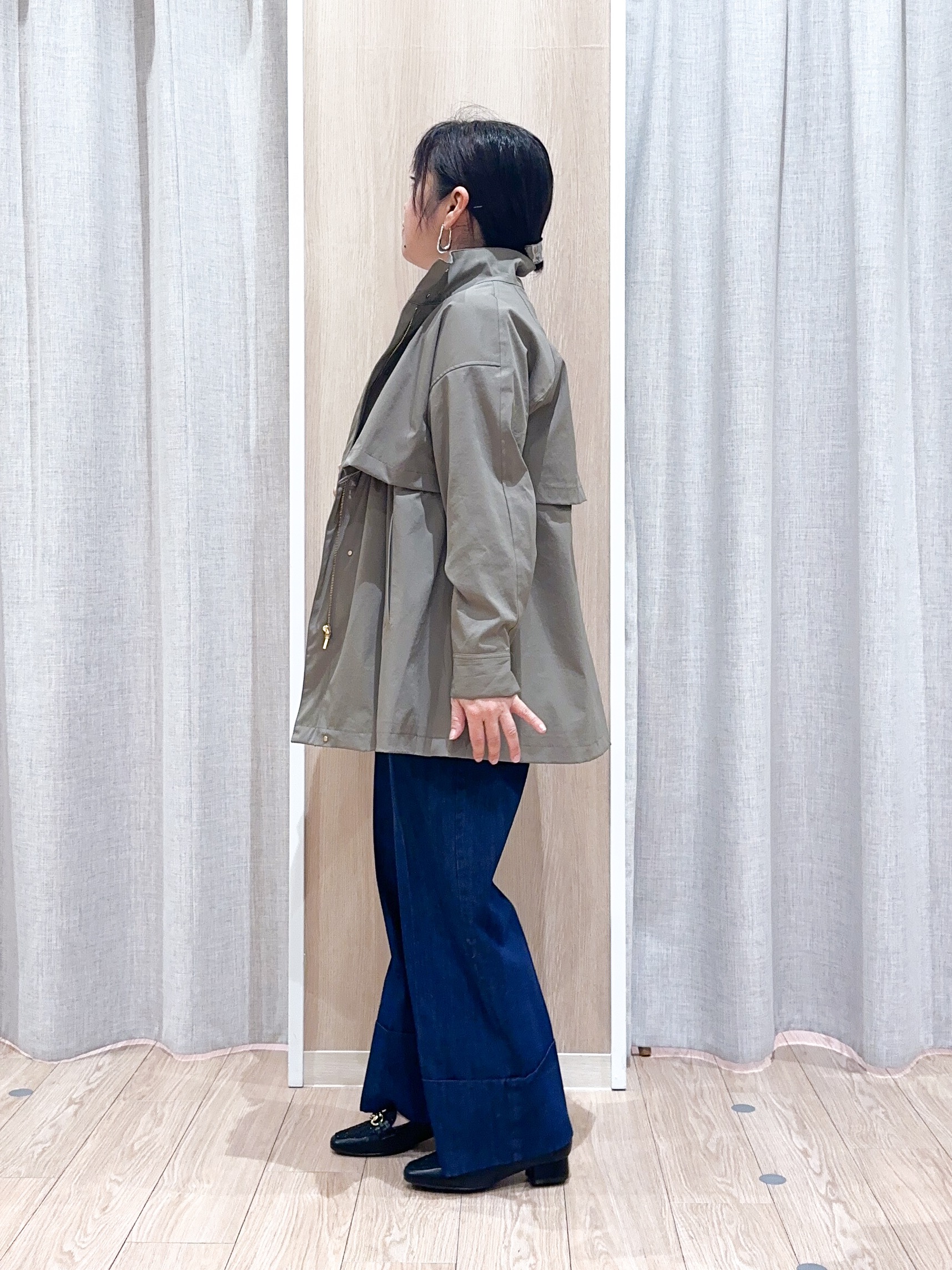 naoさんの「grove｜【撥水／シルエット2WAY】ゆったり着られて体型カバー◎ スタンドネック テントラインコート」を使ったコーディネート