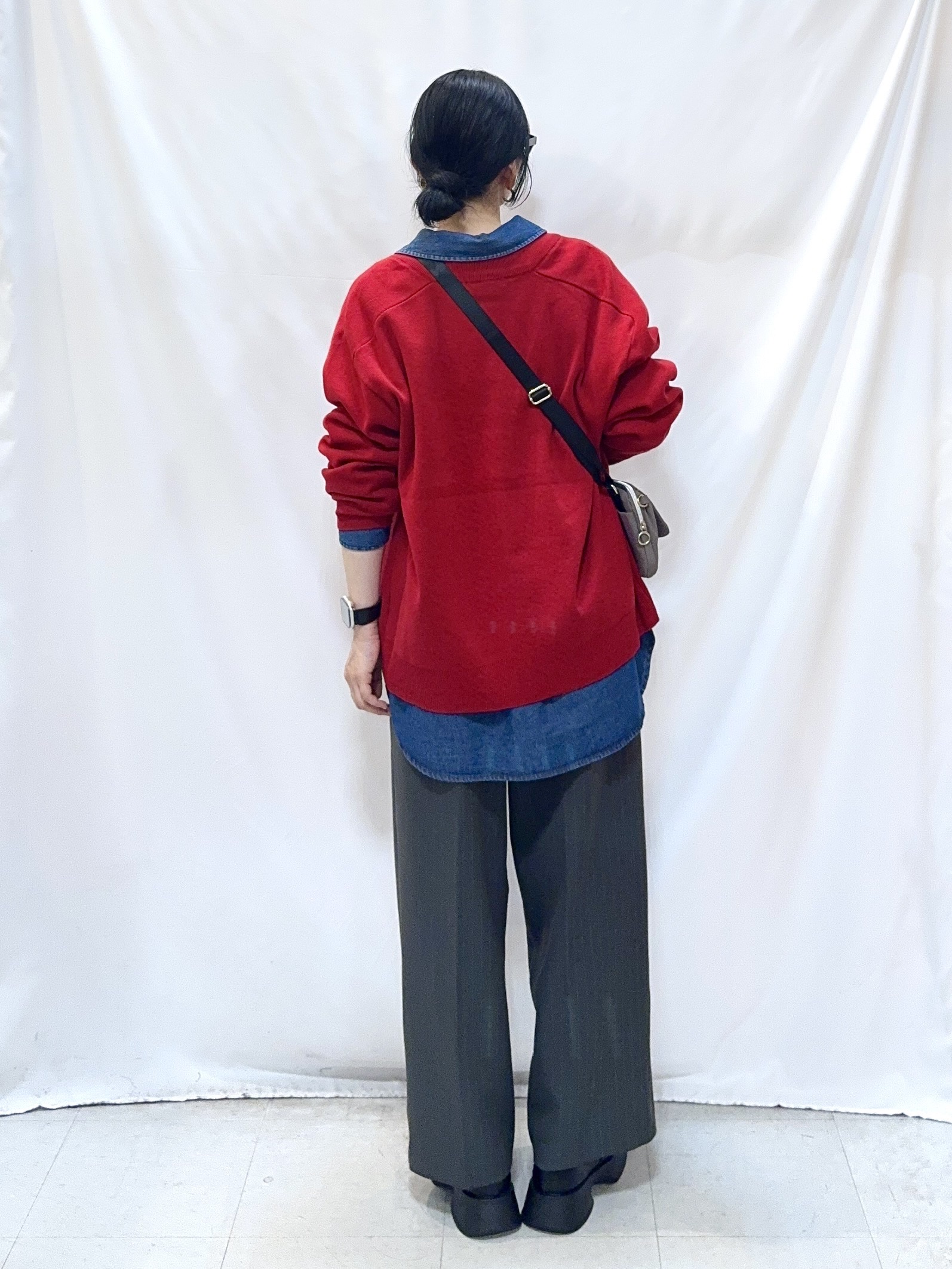 𝐇𝐢𝐫𝐨𝐦𝐢さんの「SHOO･LA･RUE｜【毛玉になりにくい/S-LL/洗濯機可/体型カバー】Vネックゆったりカーディガン」を使ったコーディネート