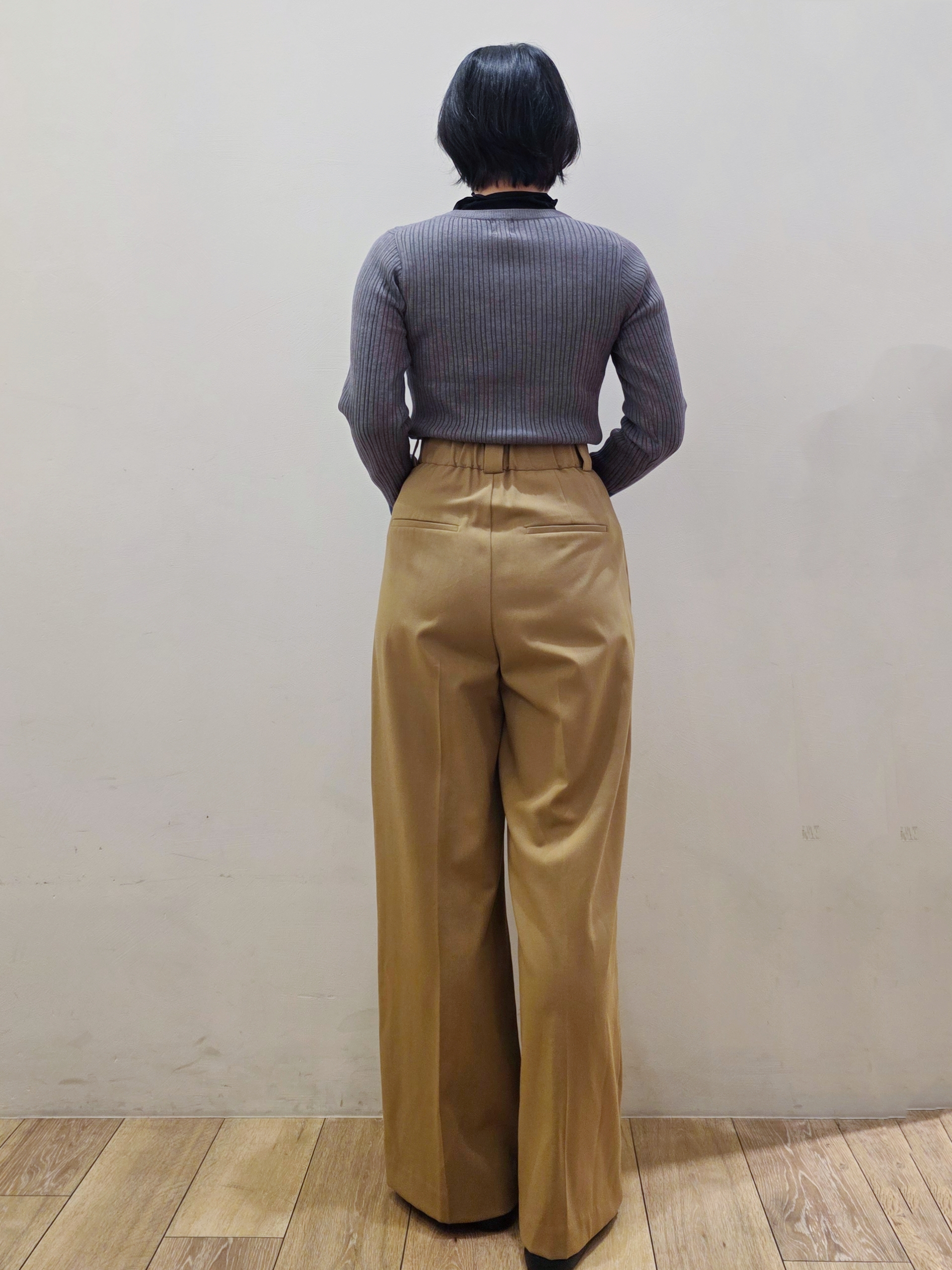 yuyuさんの「OPAQUE.CLIP｜配色スリーブランダムリブニット」を使ったコーディネート
