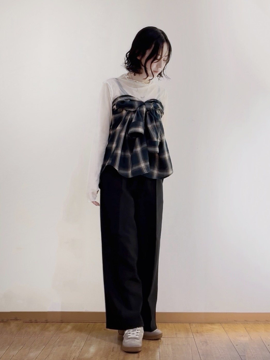 itoさんの「SHOO･LA･RUE｜【洗濯後しわになりにくい/S-LL】気分で選ぶ 大人のデイリー使いに ベーシックシャツ」を使ったコーディネート