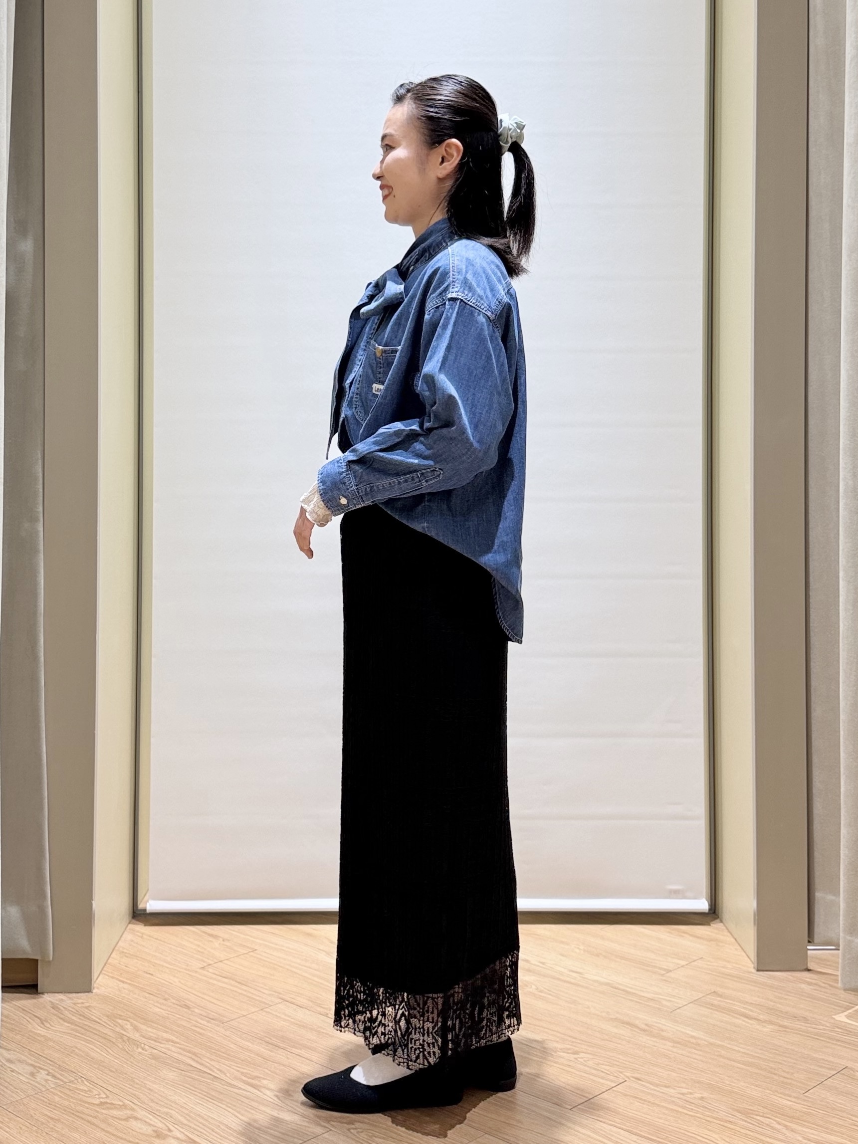 あんりさんの「grove｜【Lee&times;grove別注】DENIM BOWTIE SHIRTS」を使ったコーディネート