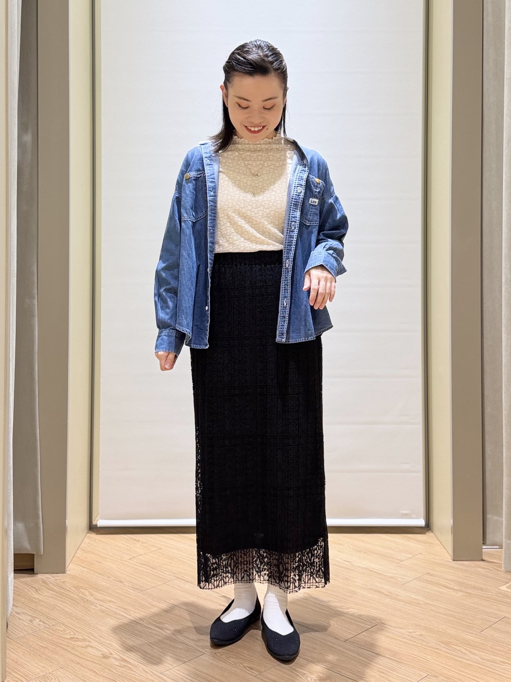 あんりさんの「grove｜【Lee&times;grove別注】DENIM BOWTIE SHIRTS」を使ったコーディネート