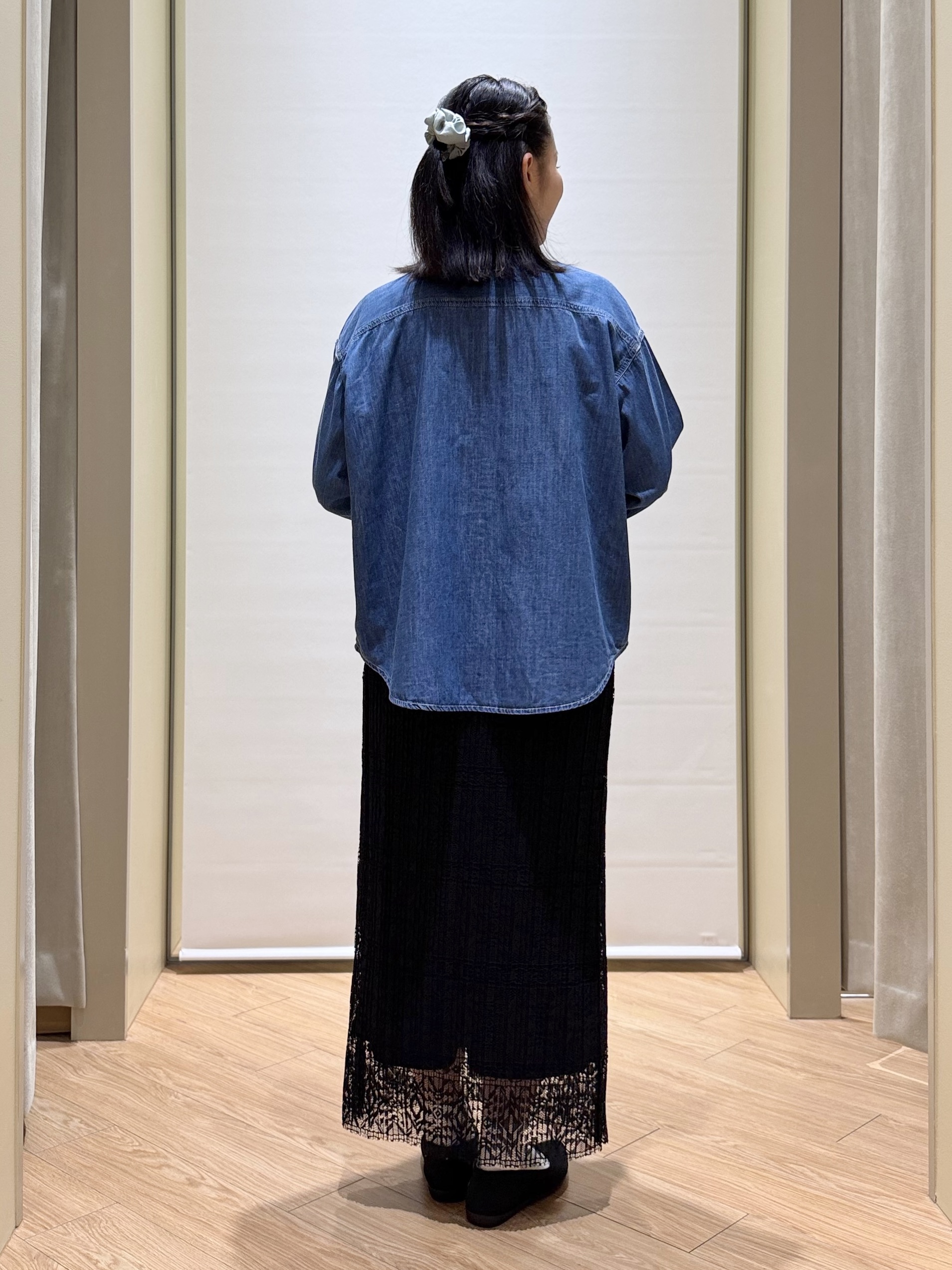 あんりさんの「grove｜【Lee&times;grove別注】DENIM BOWTIE SHIRTS」を使ったコーディネート