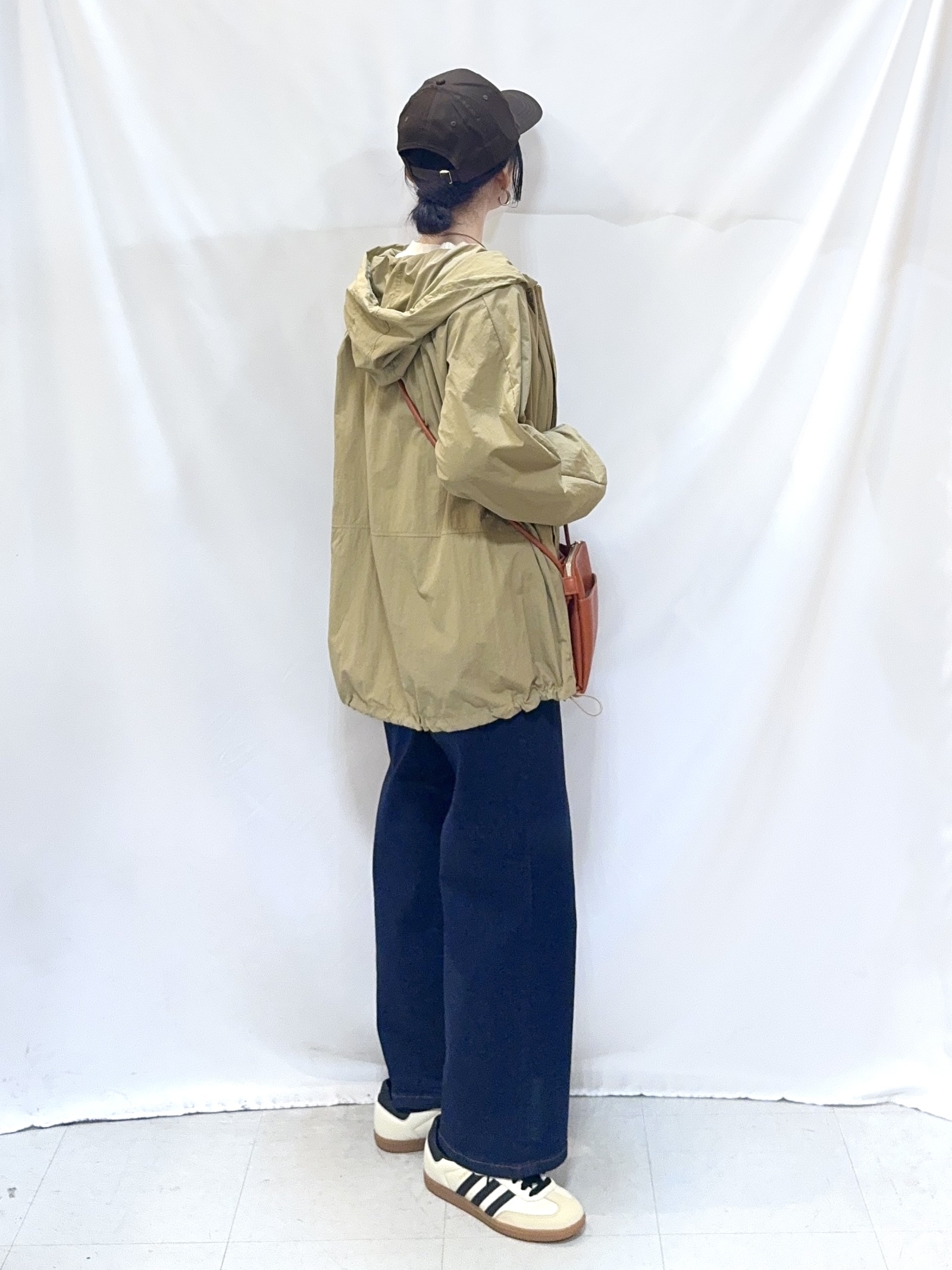 𝐇𝐢𝐫𝐨𝐦𝐢さんの「SHOO･LA･RUE｜【S-LL/撥水】ゴールドパーツで女性らしく ギャザーブルゾン」を使ったコーディネート