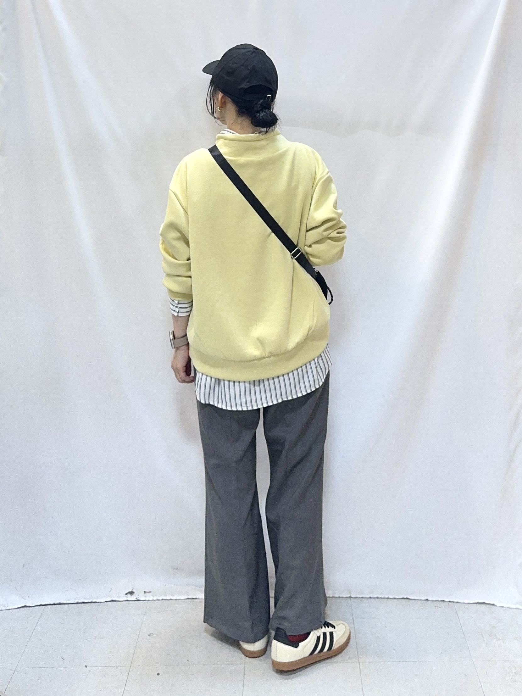 𝐇𝐢𝐫𝐨𝐦𝐢さんの「SHOO･LA･RUE｜【S-LL/体型カバー】もちさらなめらかタッチ 抜き襟風トップス」を使ったコーディネート