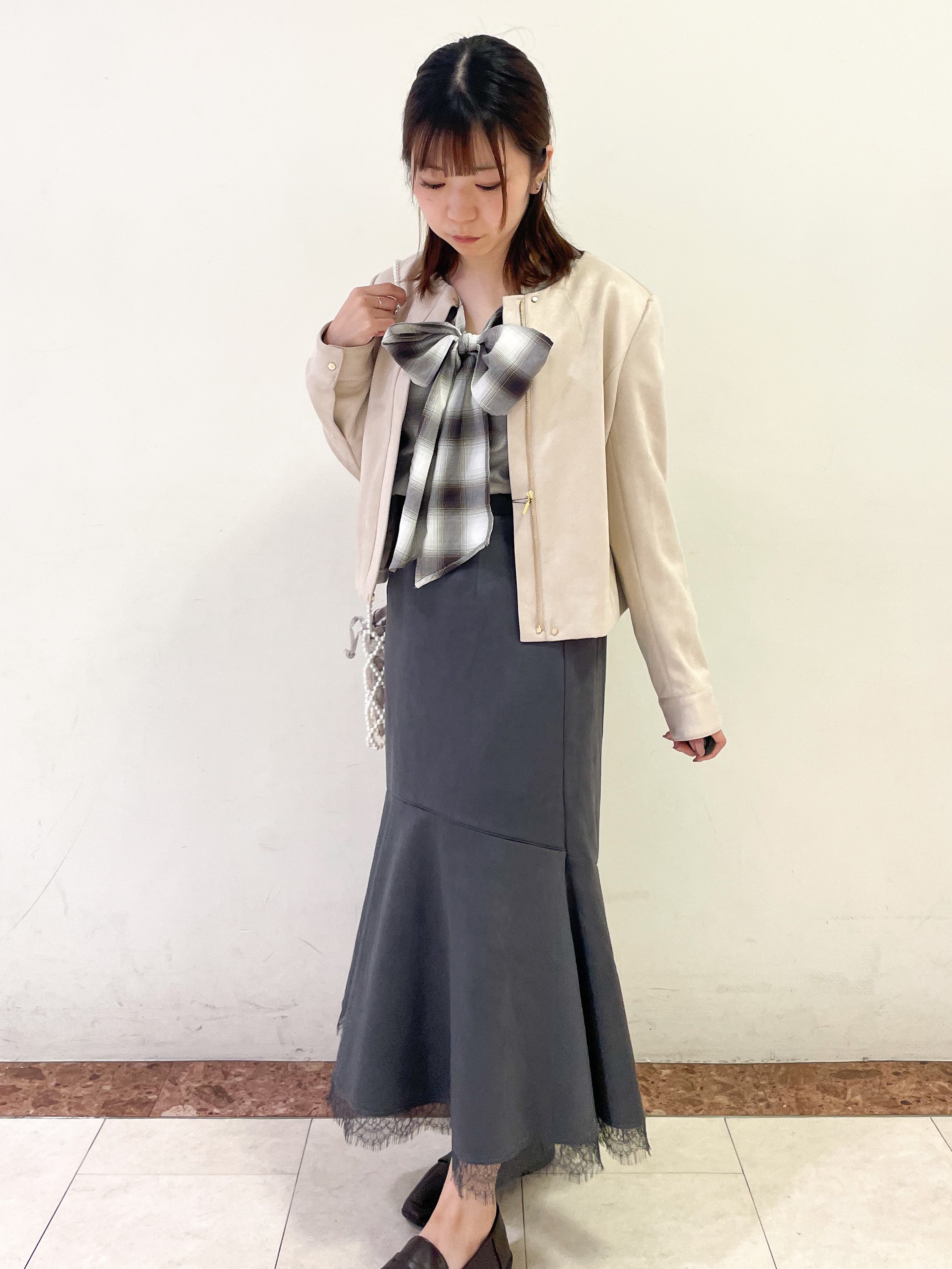 Rikoさんの「OPAQUE.CLIP｜【洗える】レザー調／スウェード風ノーカラーブルゾン」を使ったコーディネート