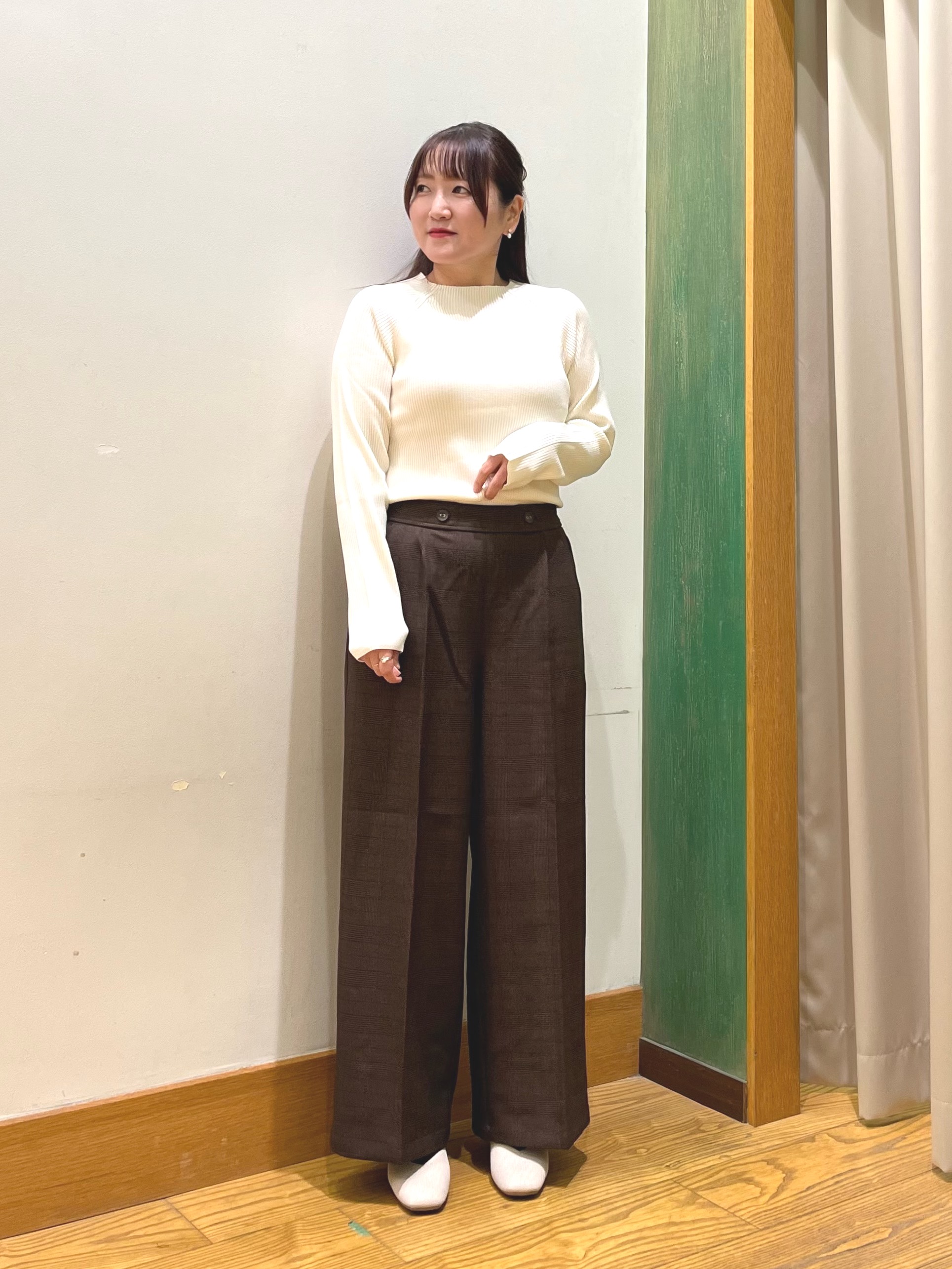 ゆっきーさんの「SHOO･LA･RUE｜【絶妙なゆるピタ/S-LL/洗濯機可】ちくちくしにくいリブハイネック やわらかニット」を使ったコーディネート