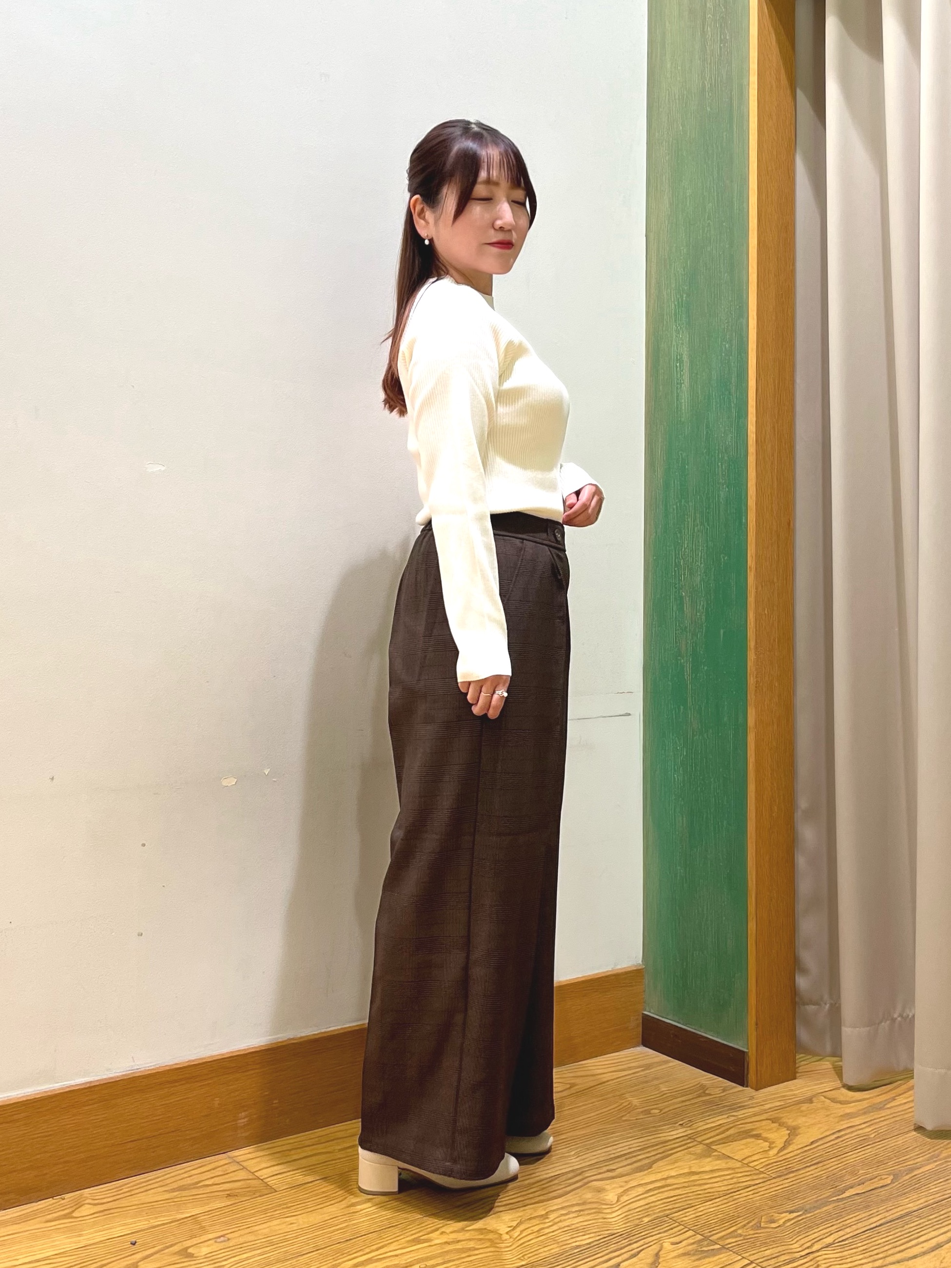 ゆっきーさんの「SHOO･LA･RUE｜【絶妙なゆるピタ/S-LL/洗濯機可】ちくちくしにくいリブハイネック やわらかニット」を使ったコーディネート