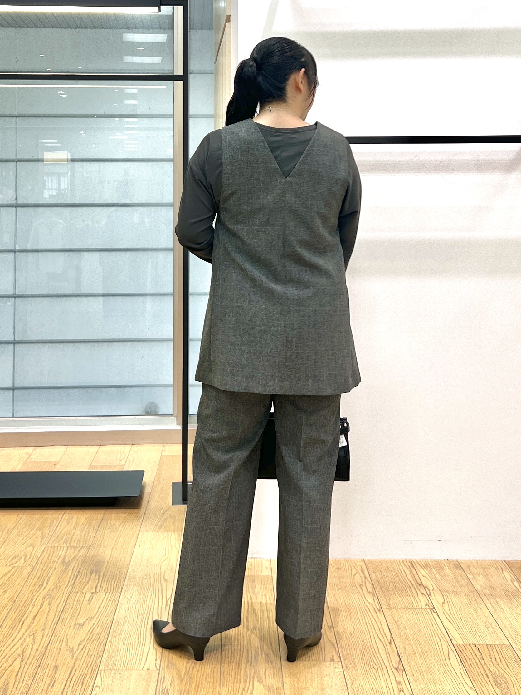shimaさんの「INDIVI｜【洗える／UVケア】リネン風チュニックベスト」を使ったコーディネート