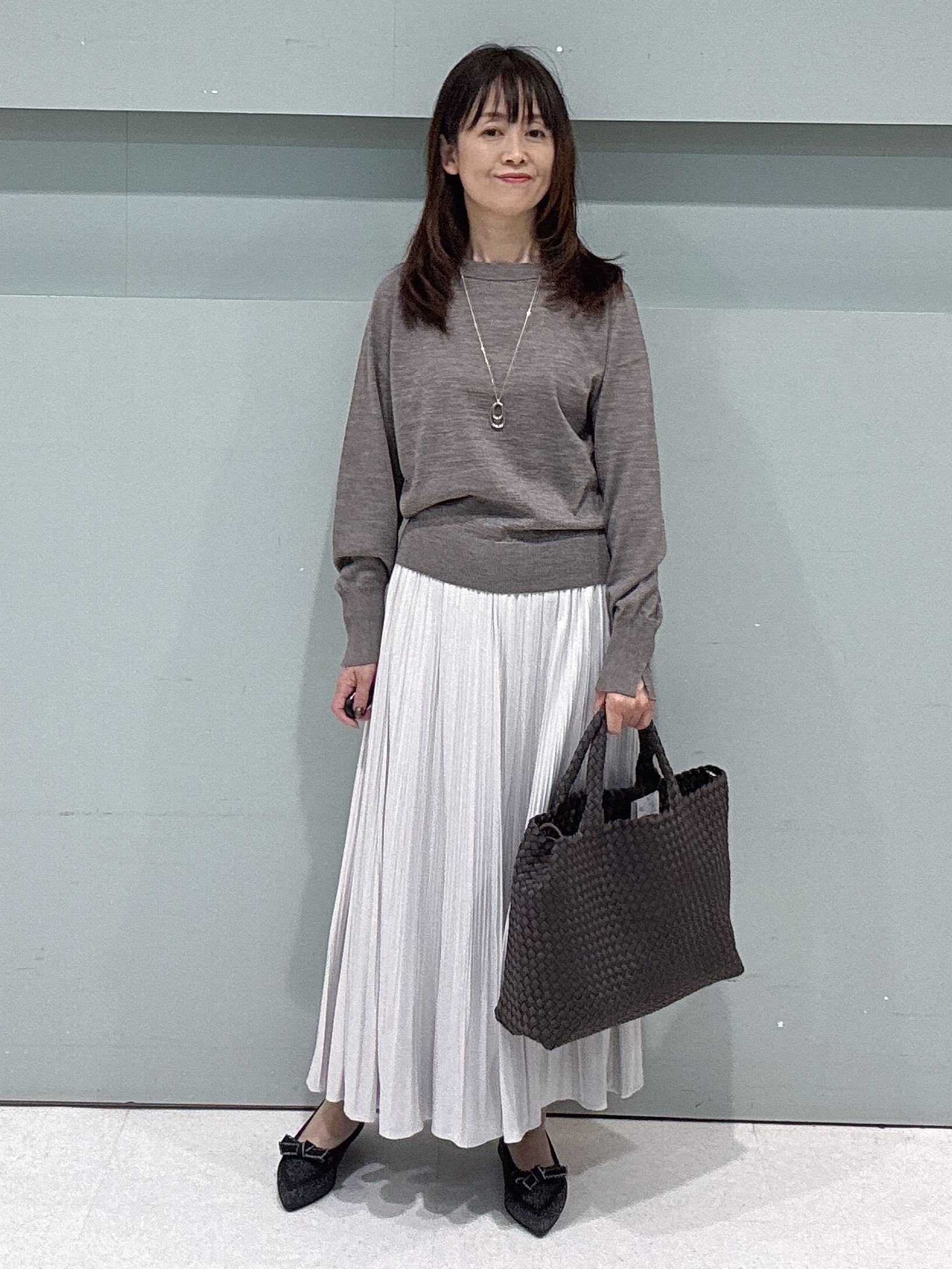 makiさんの「UNTITLED｜【アンサンブル可能/オンオフ使える】シルクウールカシミヤプルオーバー」を使ったコーディネート
