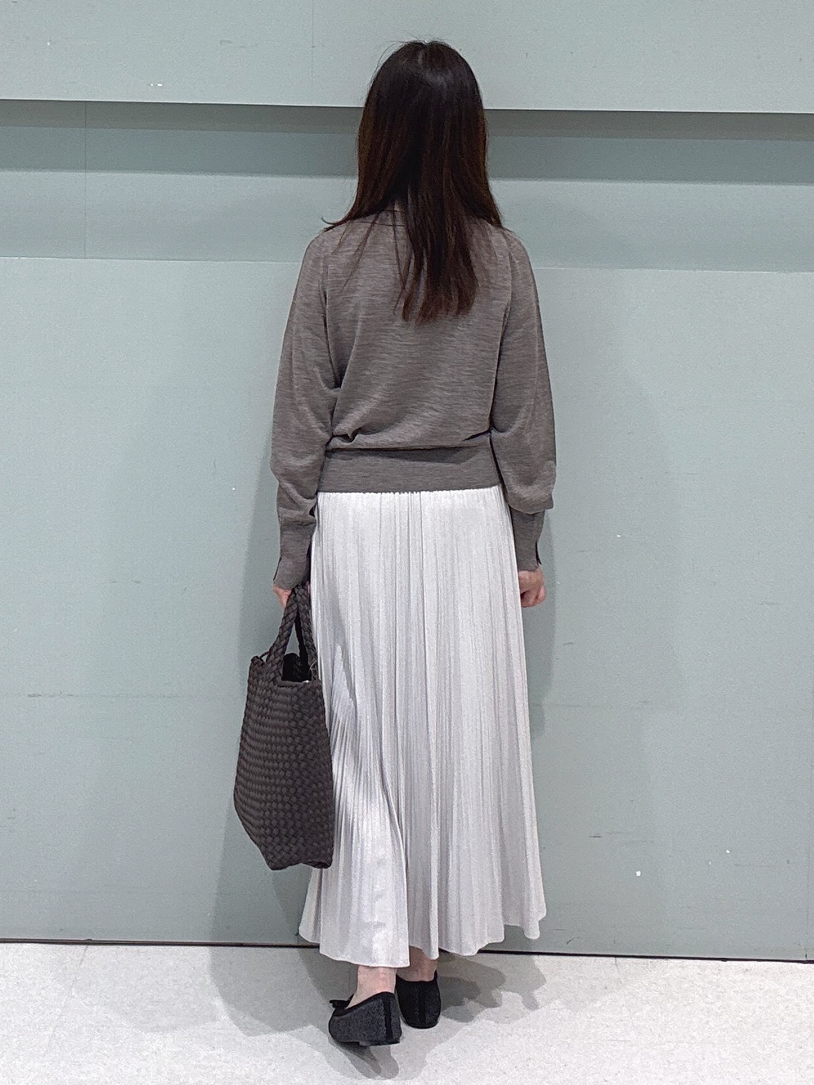 makiさんの「UNTITLED｜【アンサンブル可能/オンオフ使える】シルクウールカシミヤプルオーバー」を使ったコーディネート