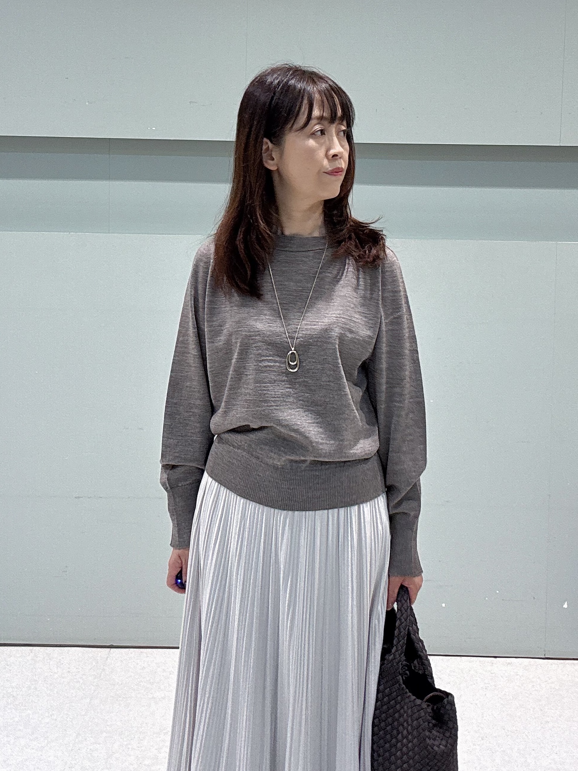 makiさんの「UNTITLED｜【アンサンブル可能/オンオフ使える】シルクウールカシミヤプルオーバー」を使ったコーディネート