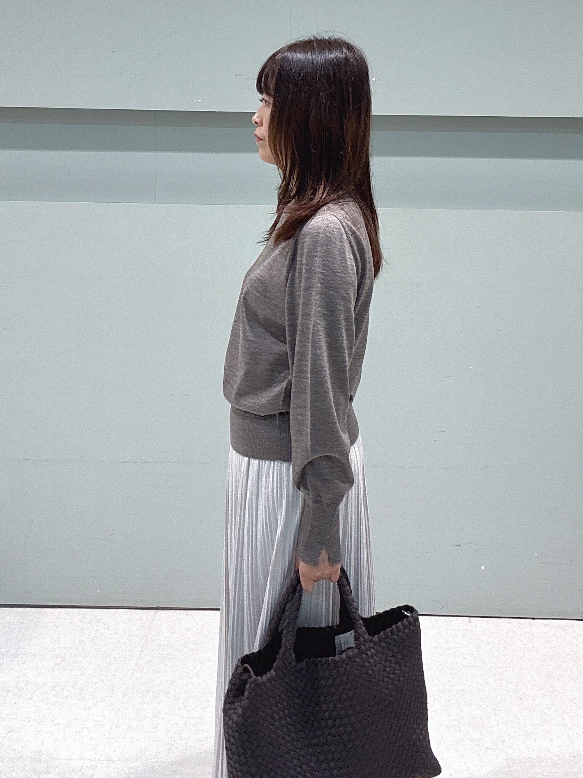 makiさんの「UNTITLED｜【アンサンブル可能/オンオフ使える】シルクウールカシミヤプルオーバー」を使ったコーディネート