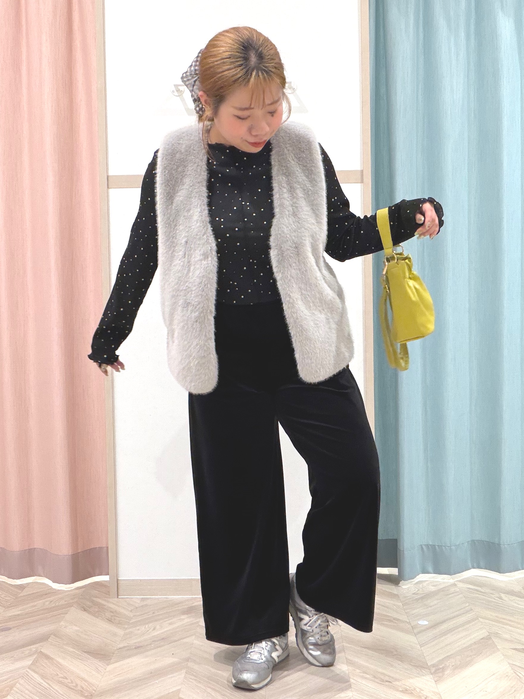 まちゃんなちゃんさんの「SHOO･LA･RUE｜【洗濯機可】配色メロウで華やかに アソート楊柳トップス」を使ったコーディネート